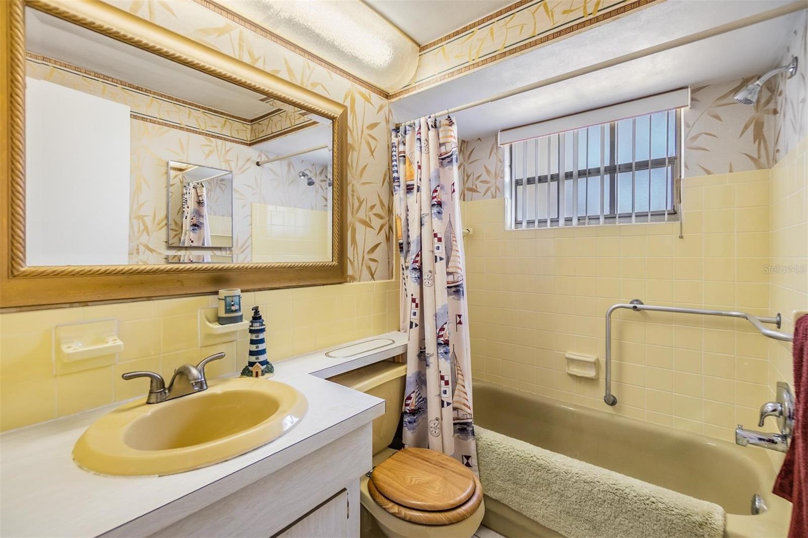 GARDENS OF BEACON SQUARE CONDO - Residential