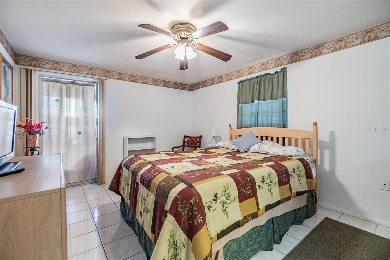 GARDENS OF BEACON SQUARE CONDO - Residential