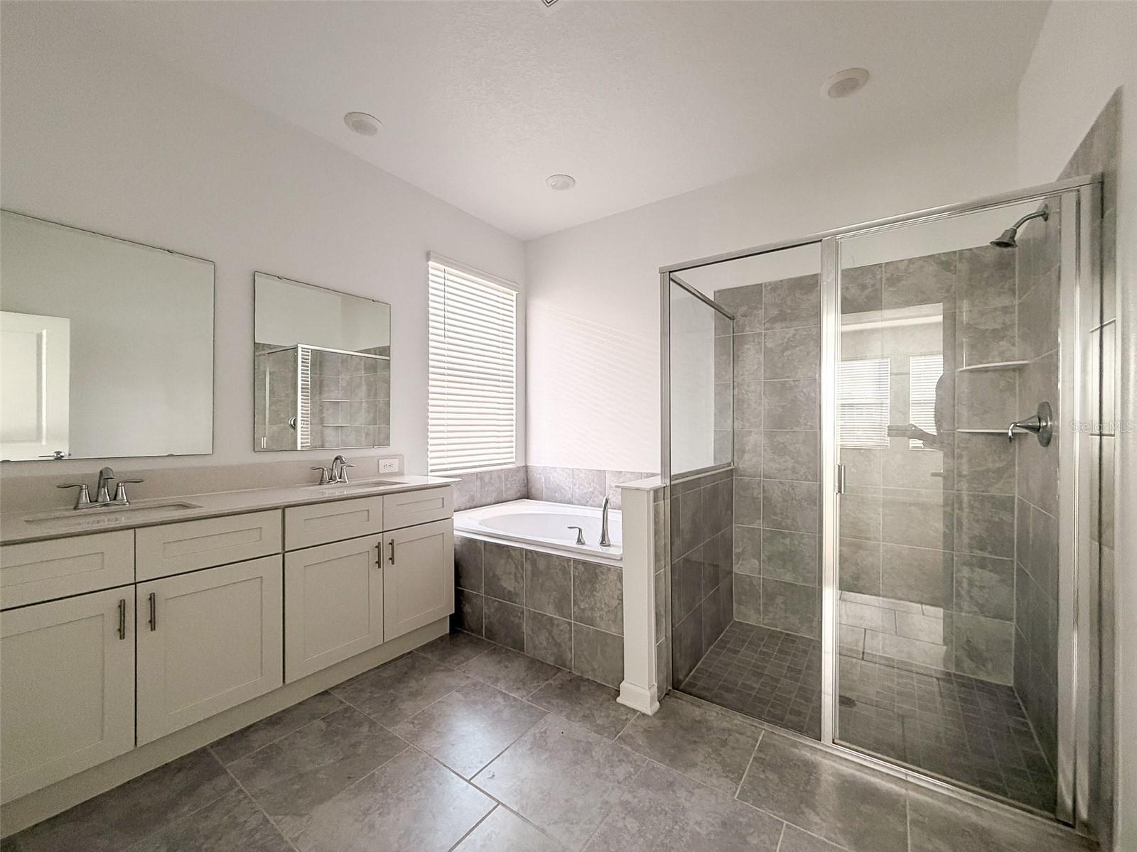 RHETTS RDG - Residential Lease