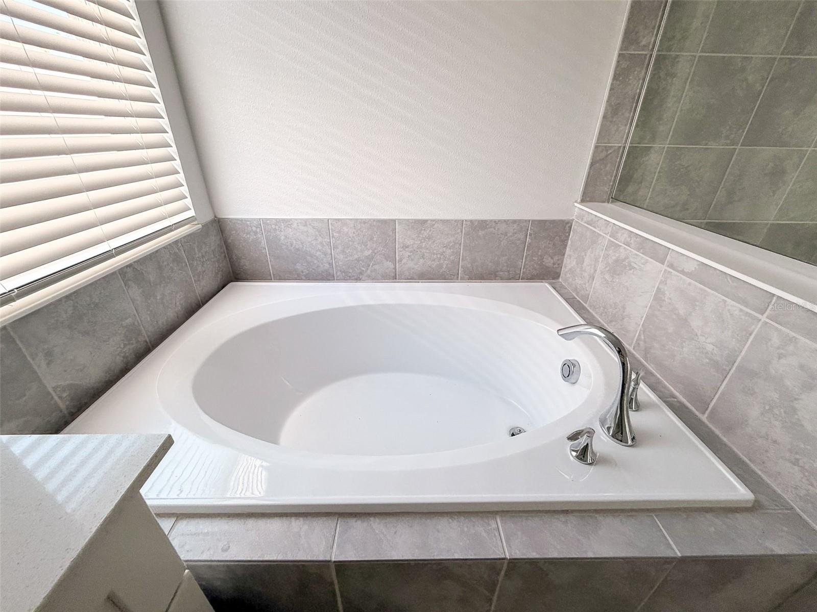 RHETTS RDG - Residential Lease