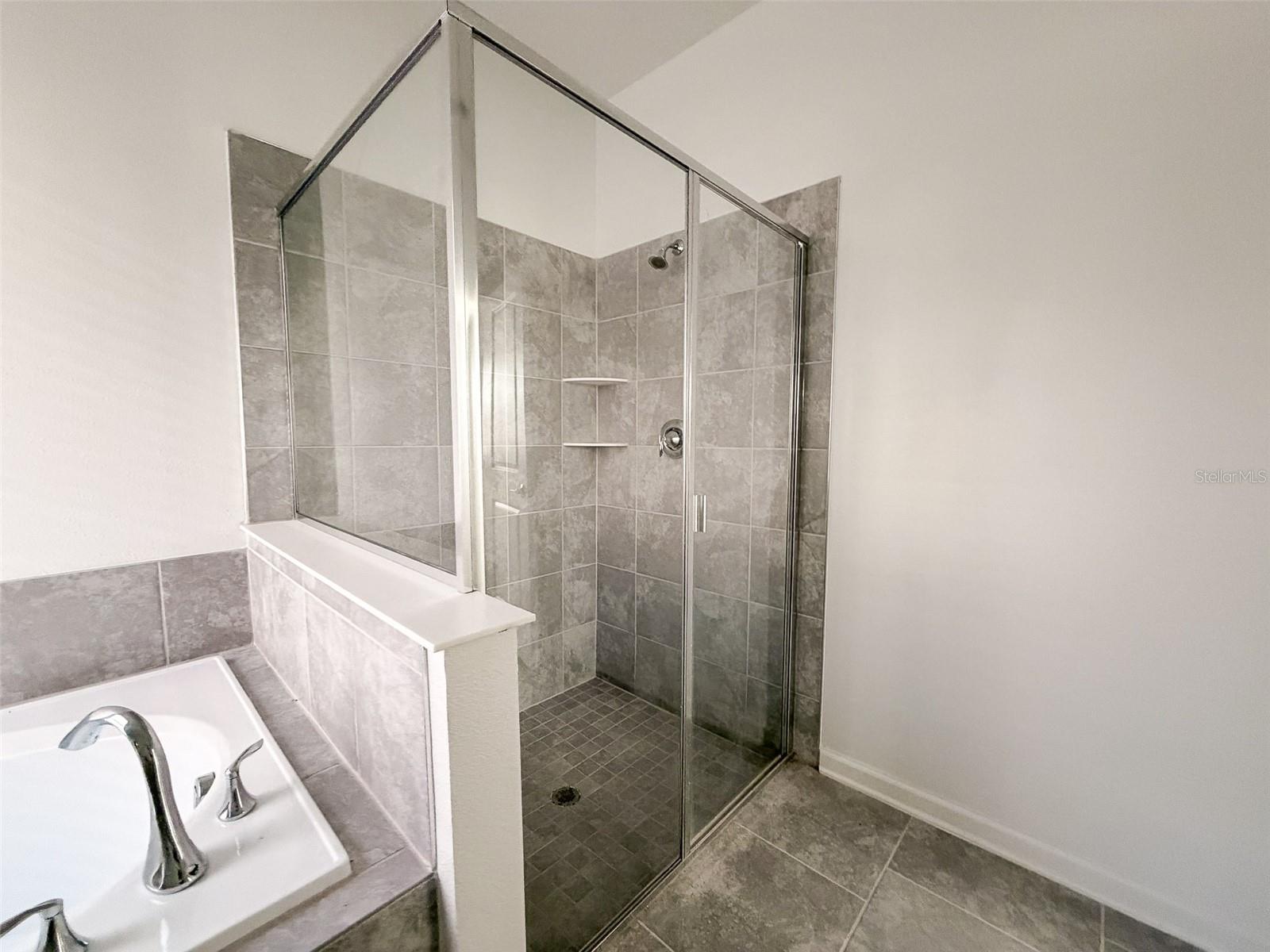 RHETTS RDG - Residential Lease