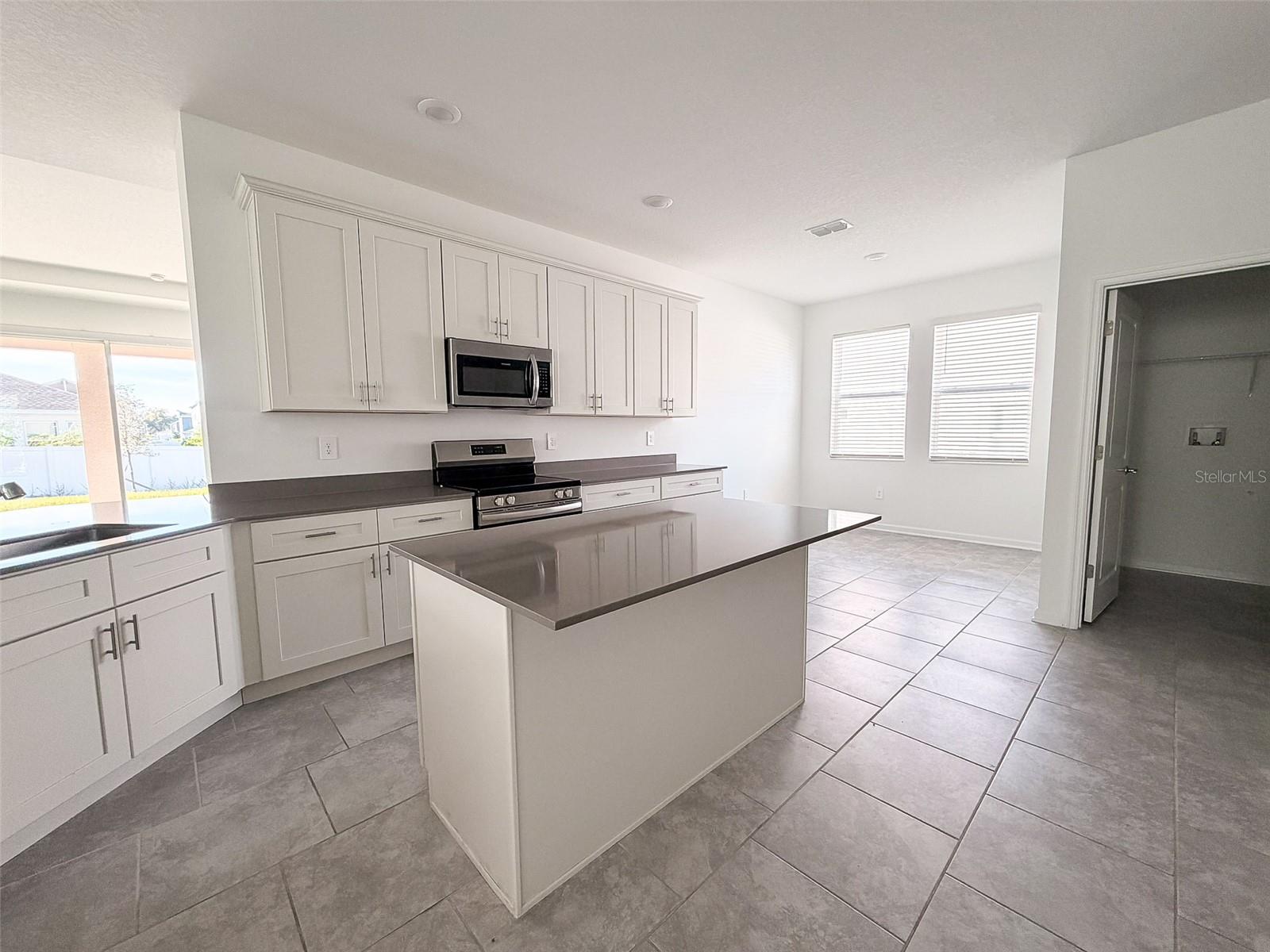 RHETTS RDG - Residential Lease