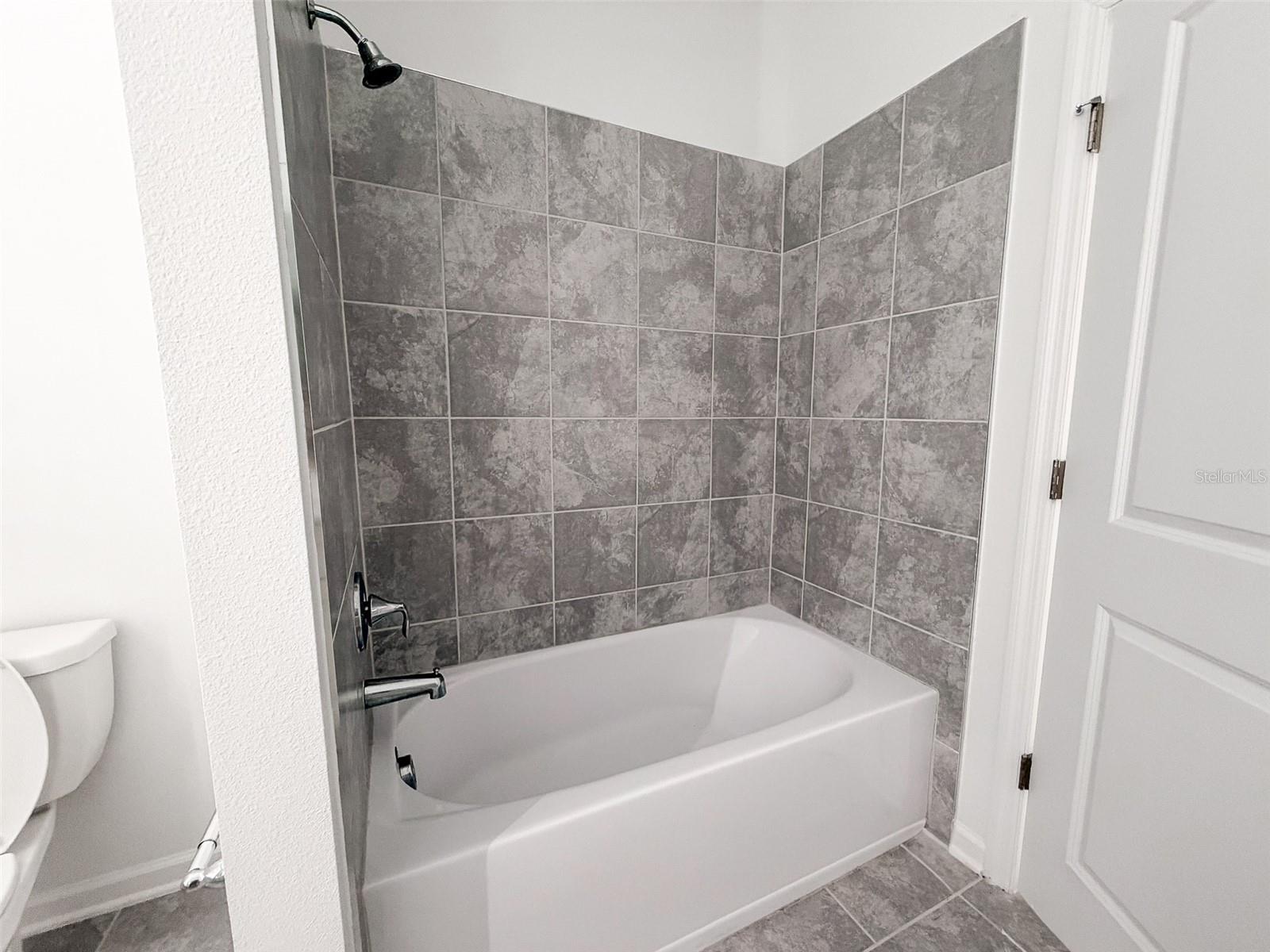 RHETTS RDG - Residential Lease