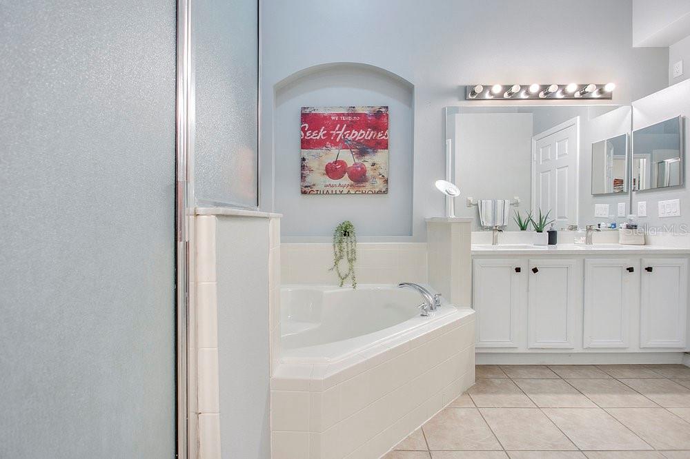 EAGLE CRK PH 01A - Residential Lease