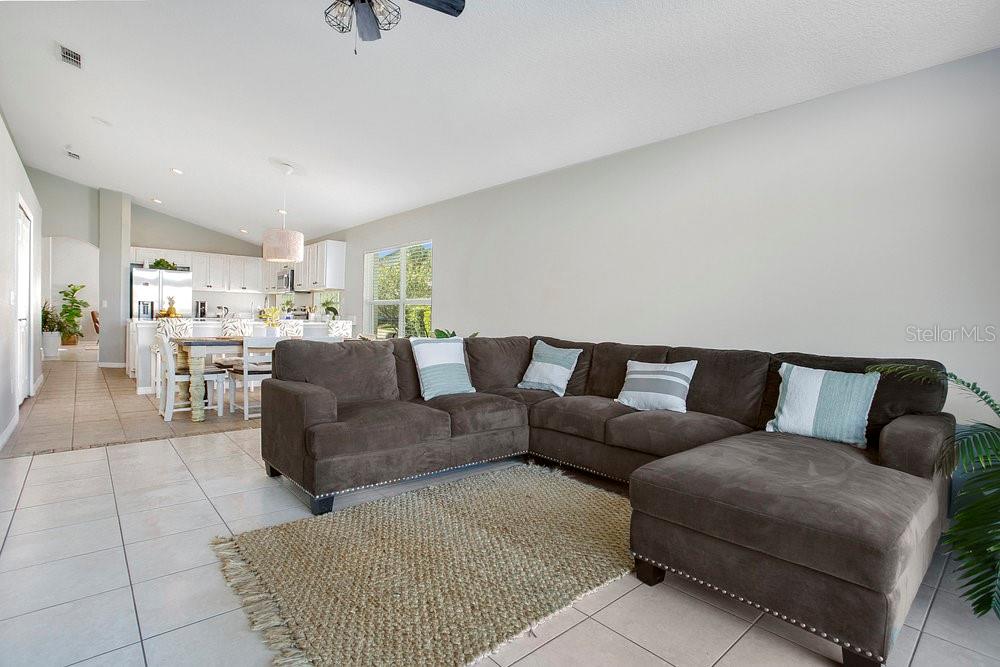 EAGLE CRK PH 01A - Residential Lease