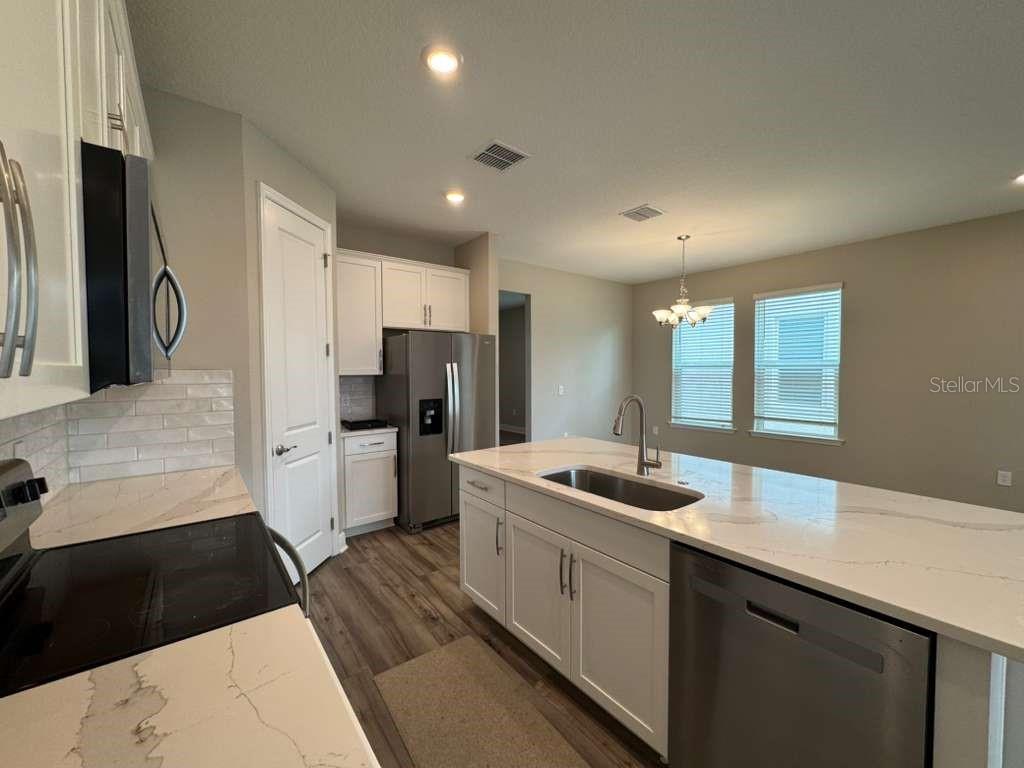 HIGHLAND RDG - Residential Lease