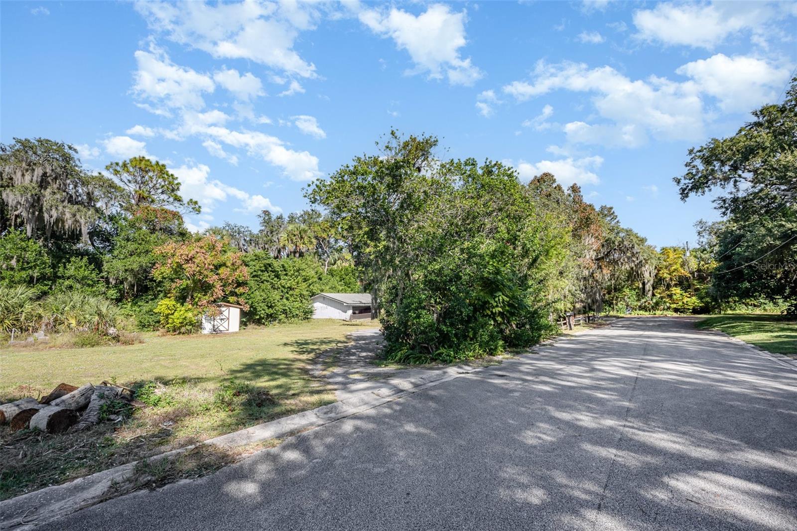 PINE CREST - Residential