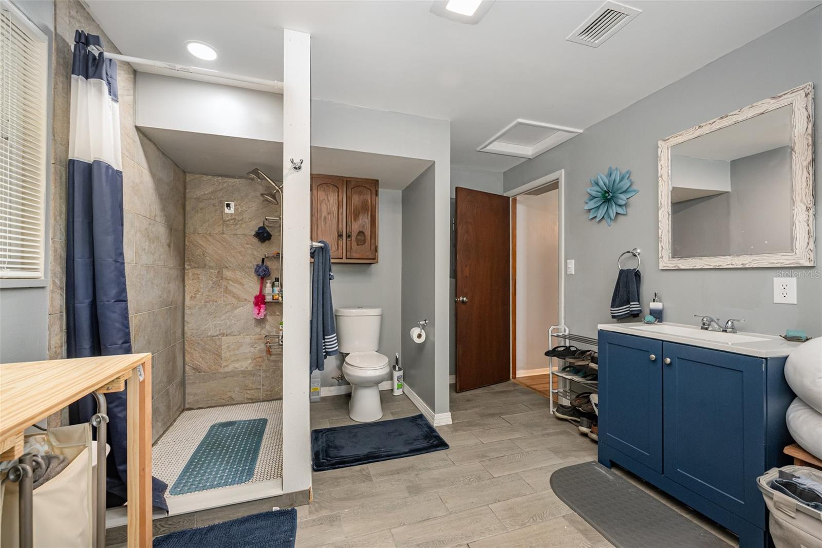 PINE CREST - Residential