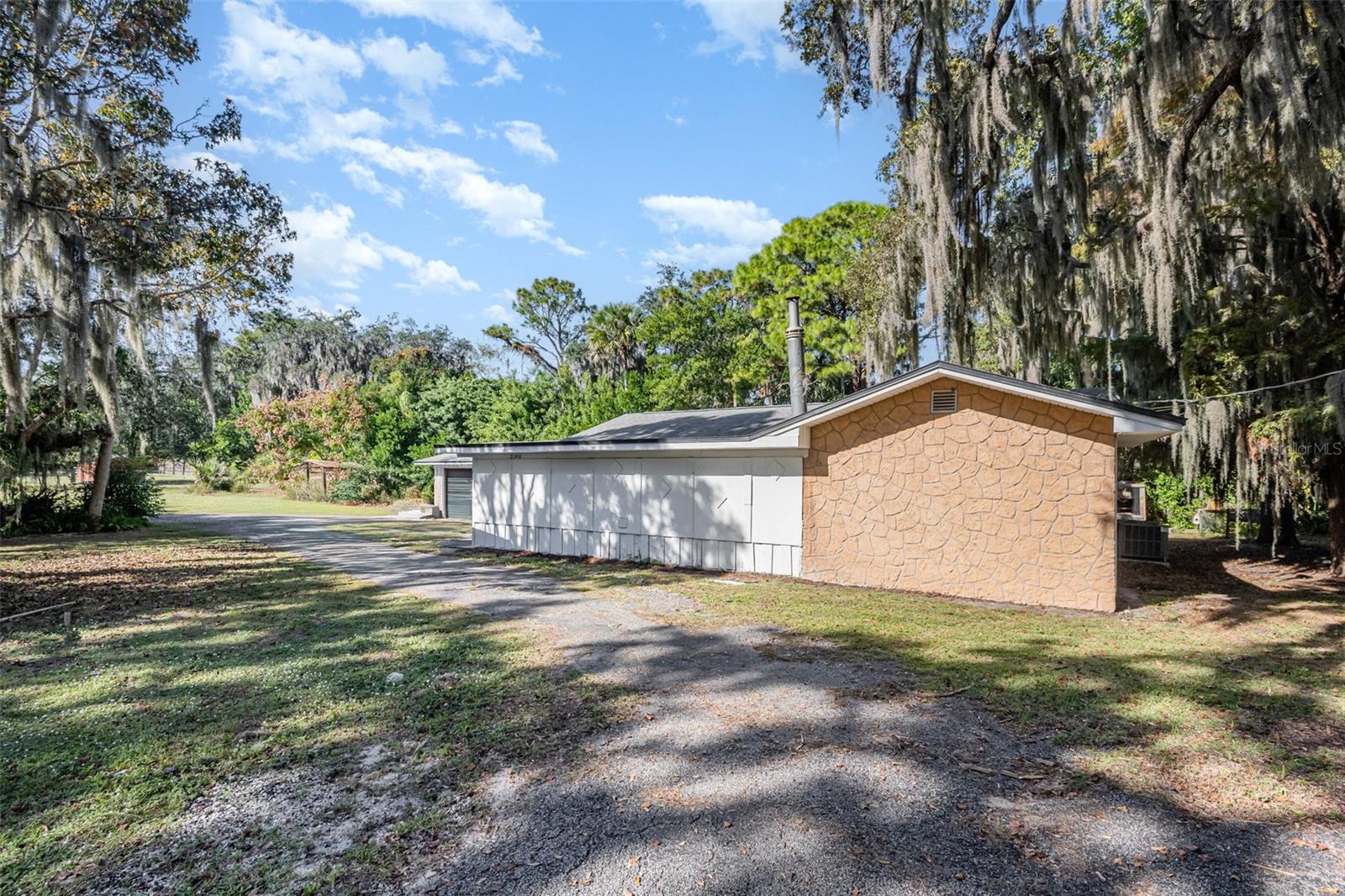 PINE CREST - Residential