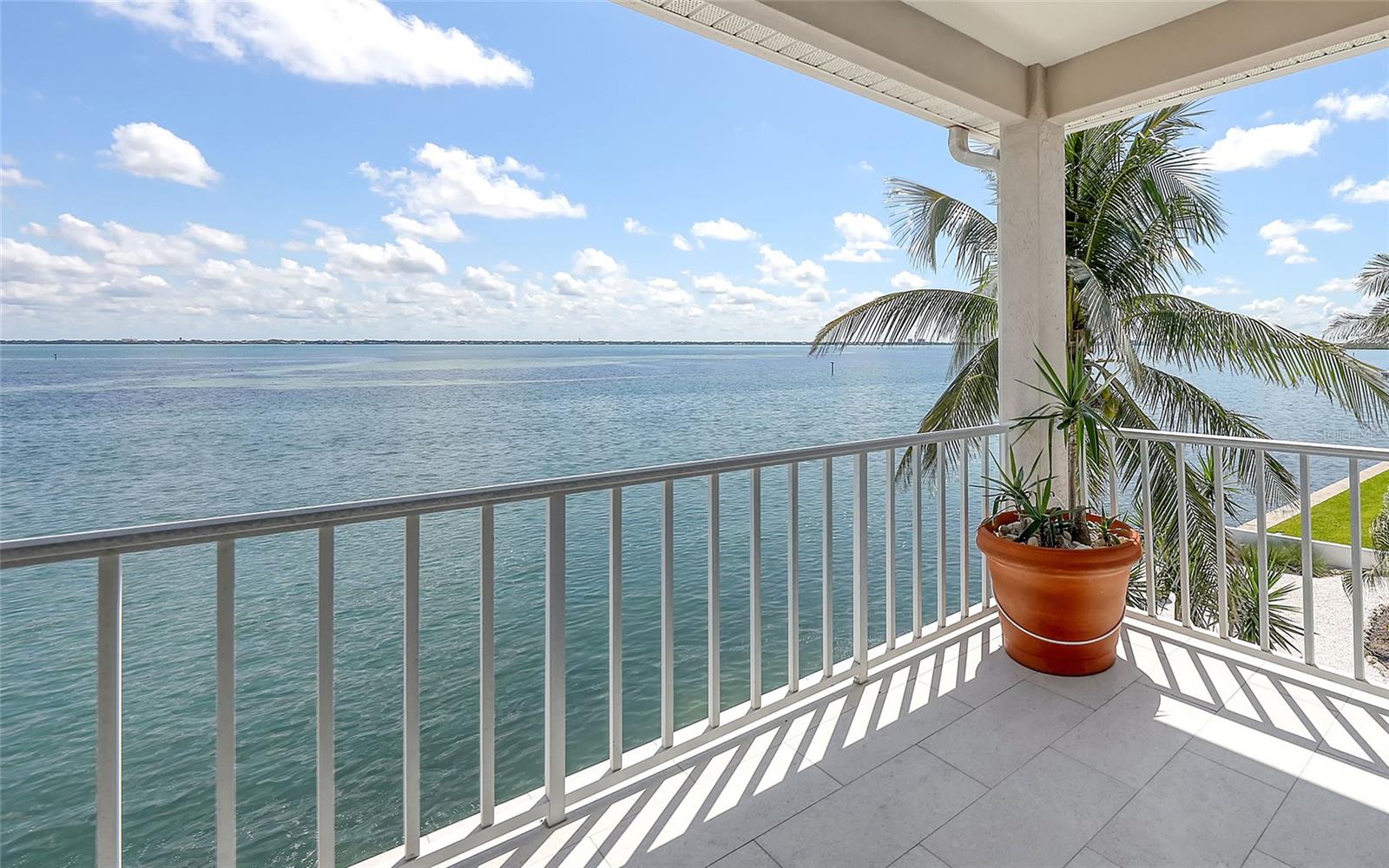 COUNTRY CLUB SHORES SEC 02 - Residential