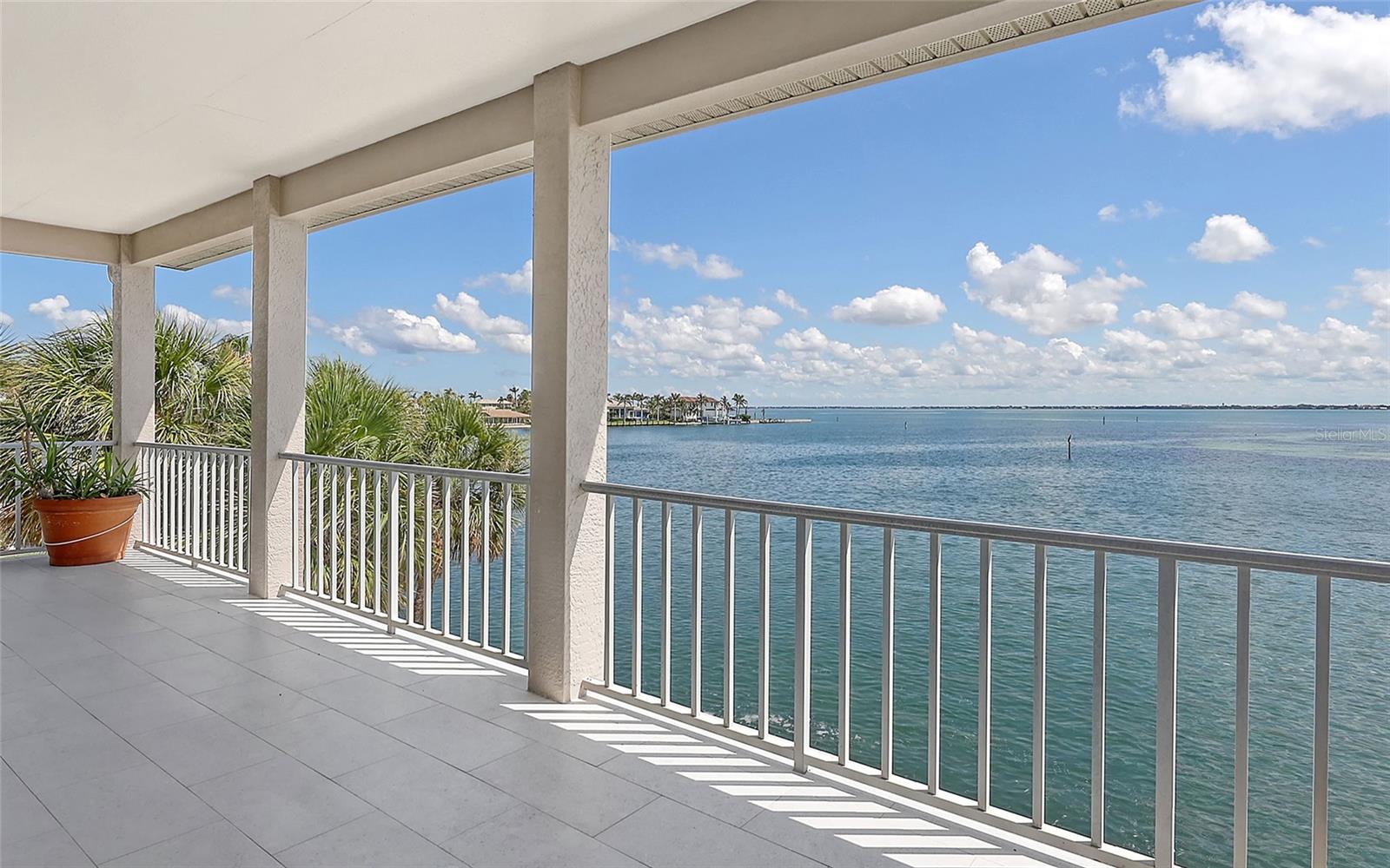 COUNTRY CLUB SHORES SEC 02 - Residential