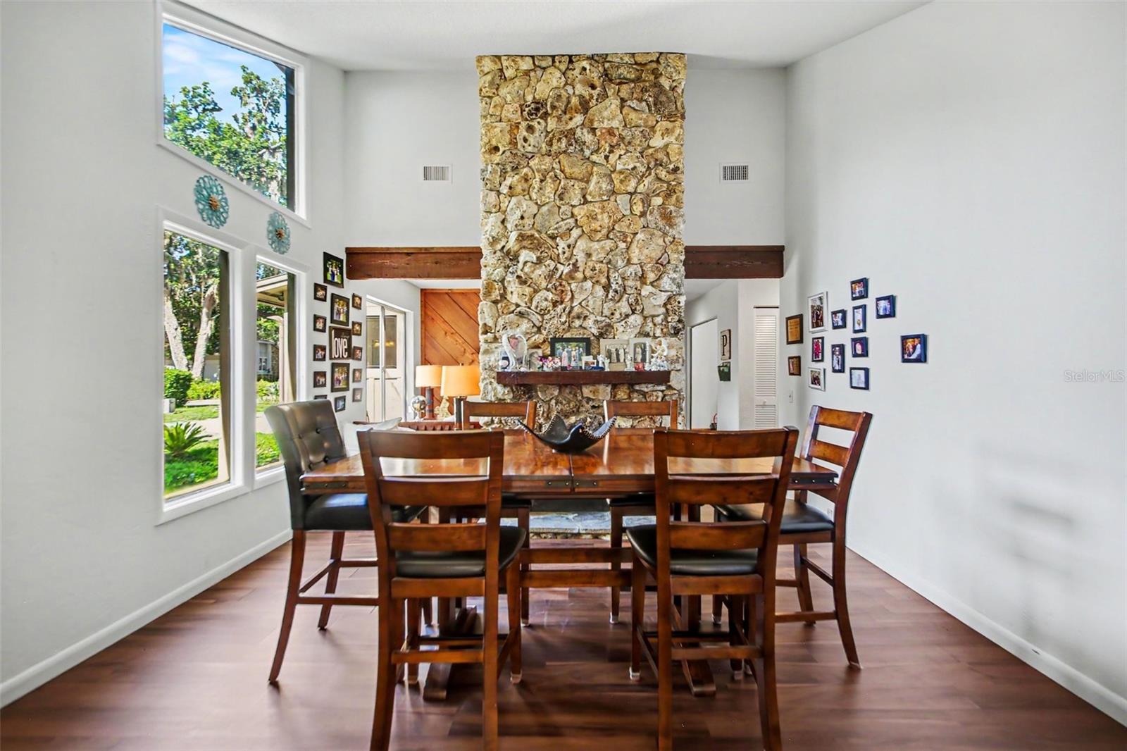 5 CREEKSBRIDGE CT