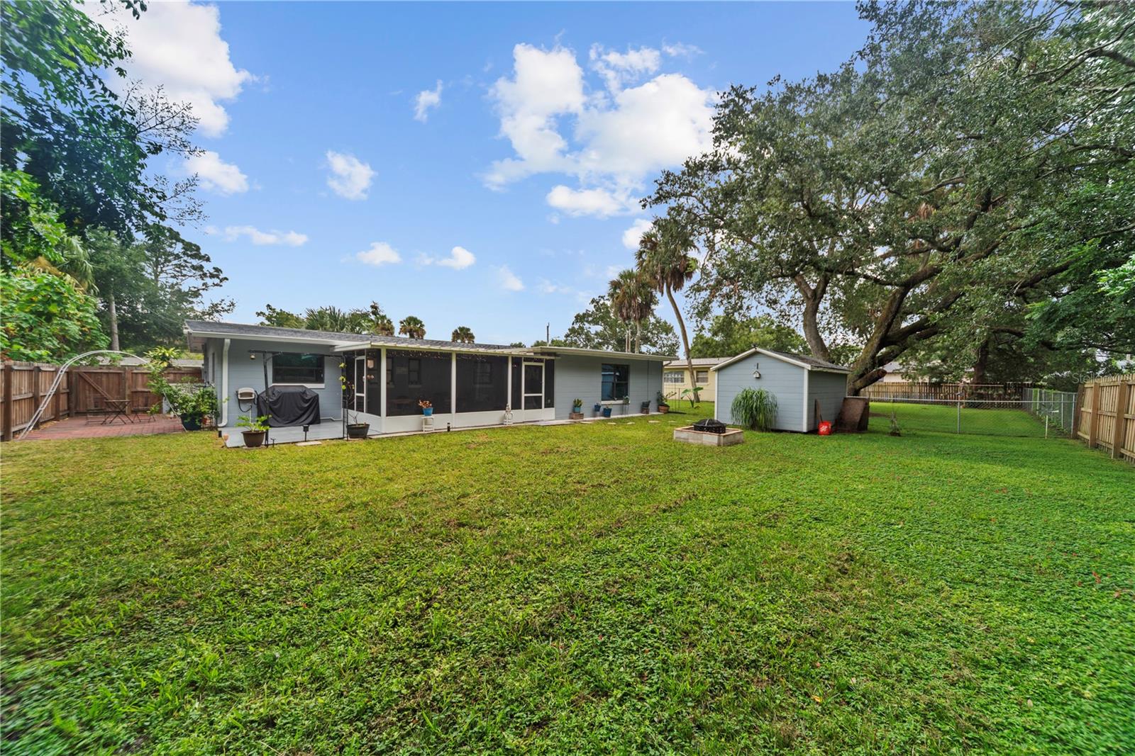 WHITE ACRES SUB - Residential