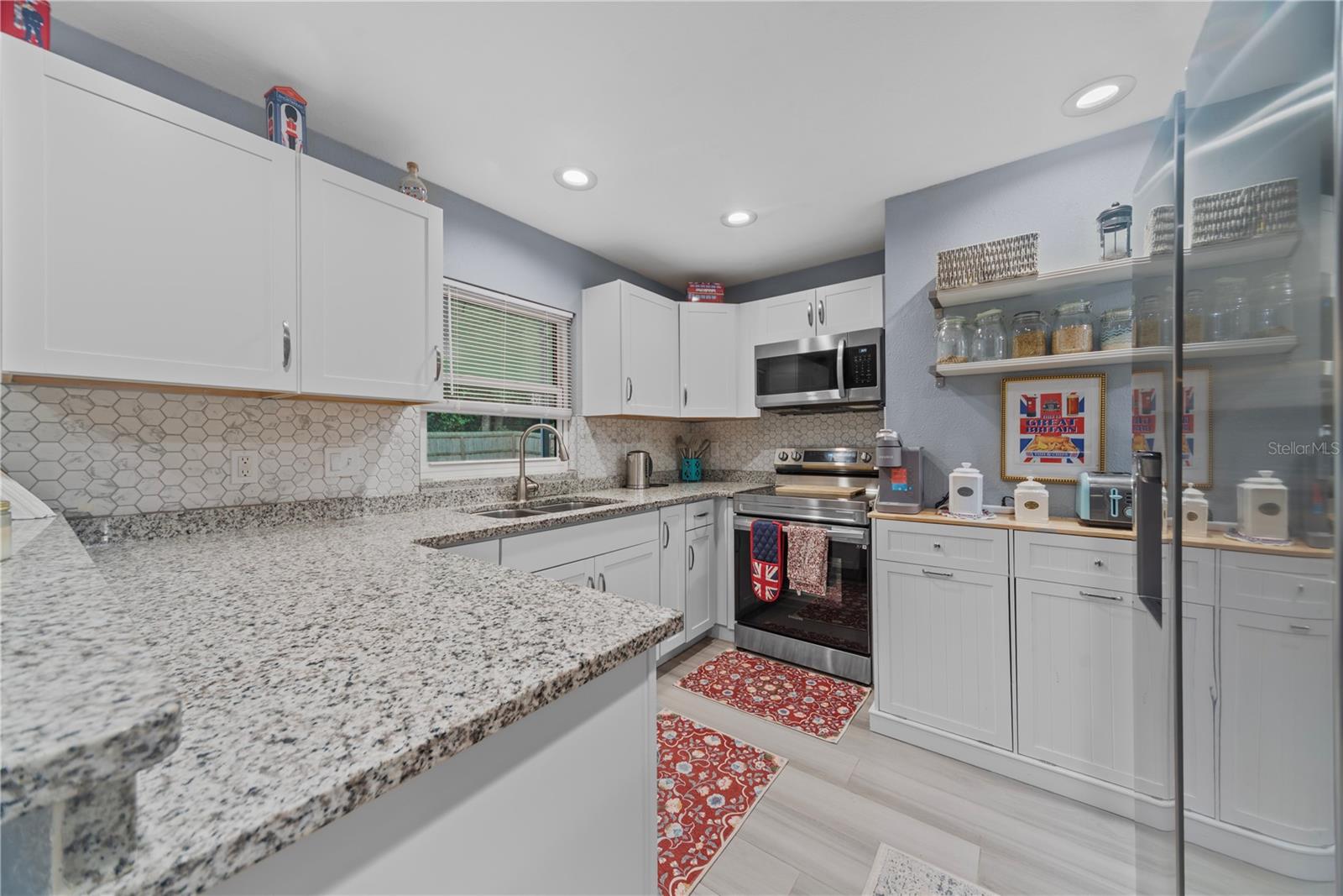 WHITE ACRES SUB - Residential