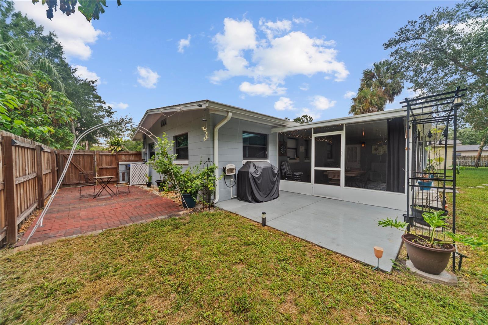 WHITE ACRES SUB - Residential