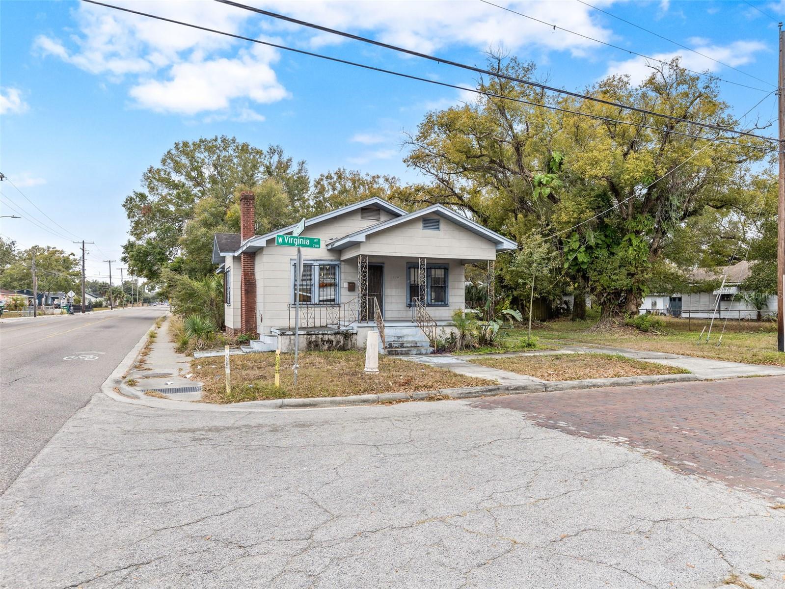 702 W VIRGINIA AVENUE