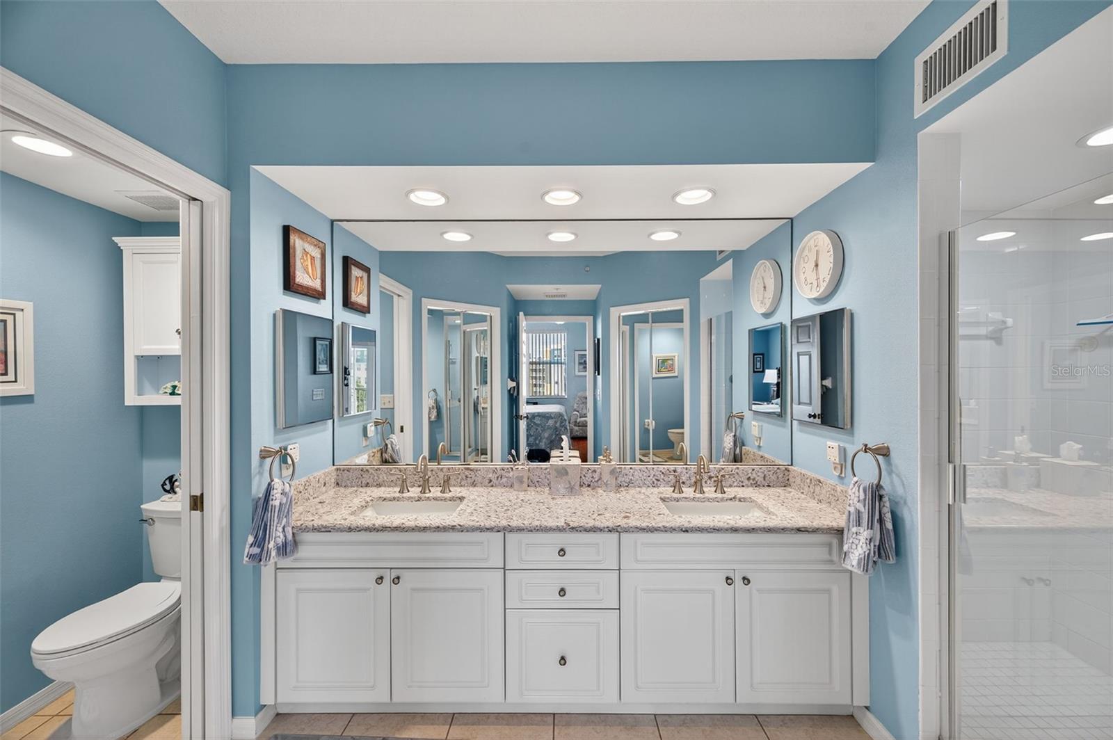 COUNTRY CLUB CONDO AT EAST BAY - Residential