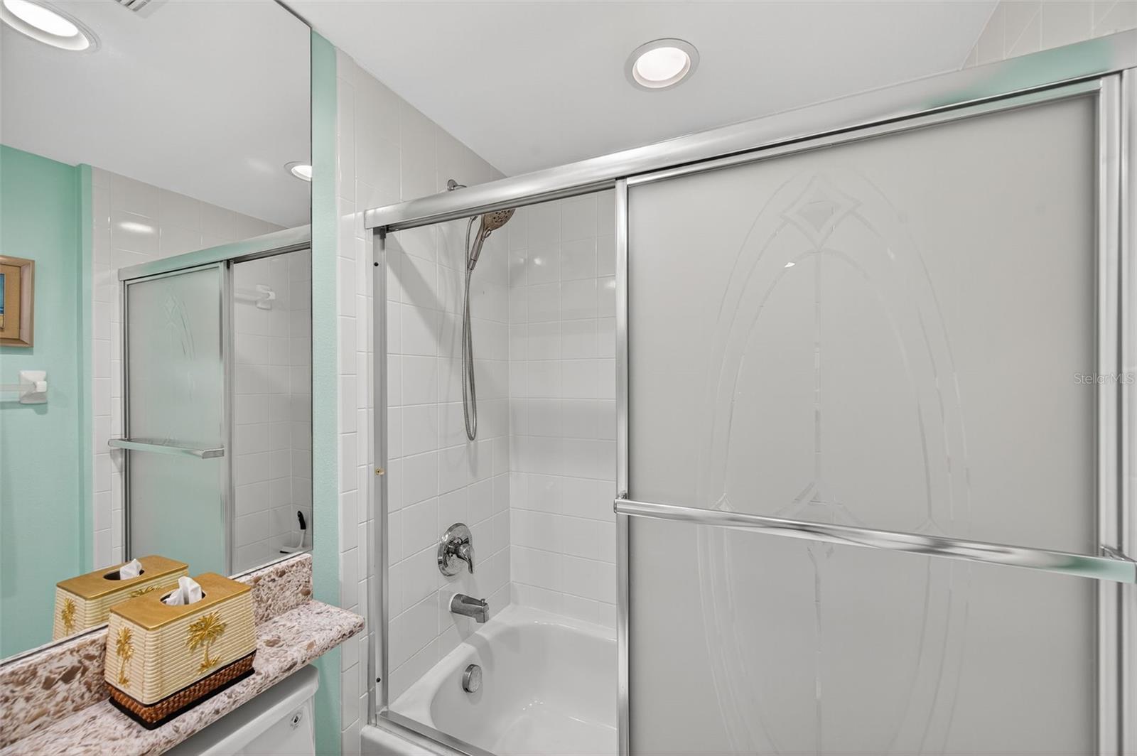 COUNTRY CLUB CONDO AT EAST BAY - Residential