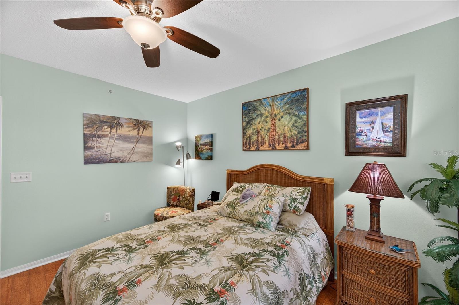 COUNTRY CLUB CONDO AT EAST BAY - Residential