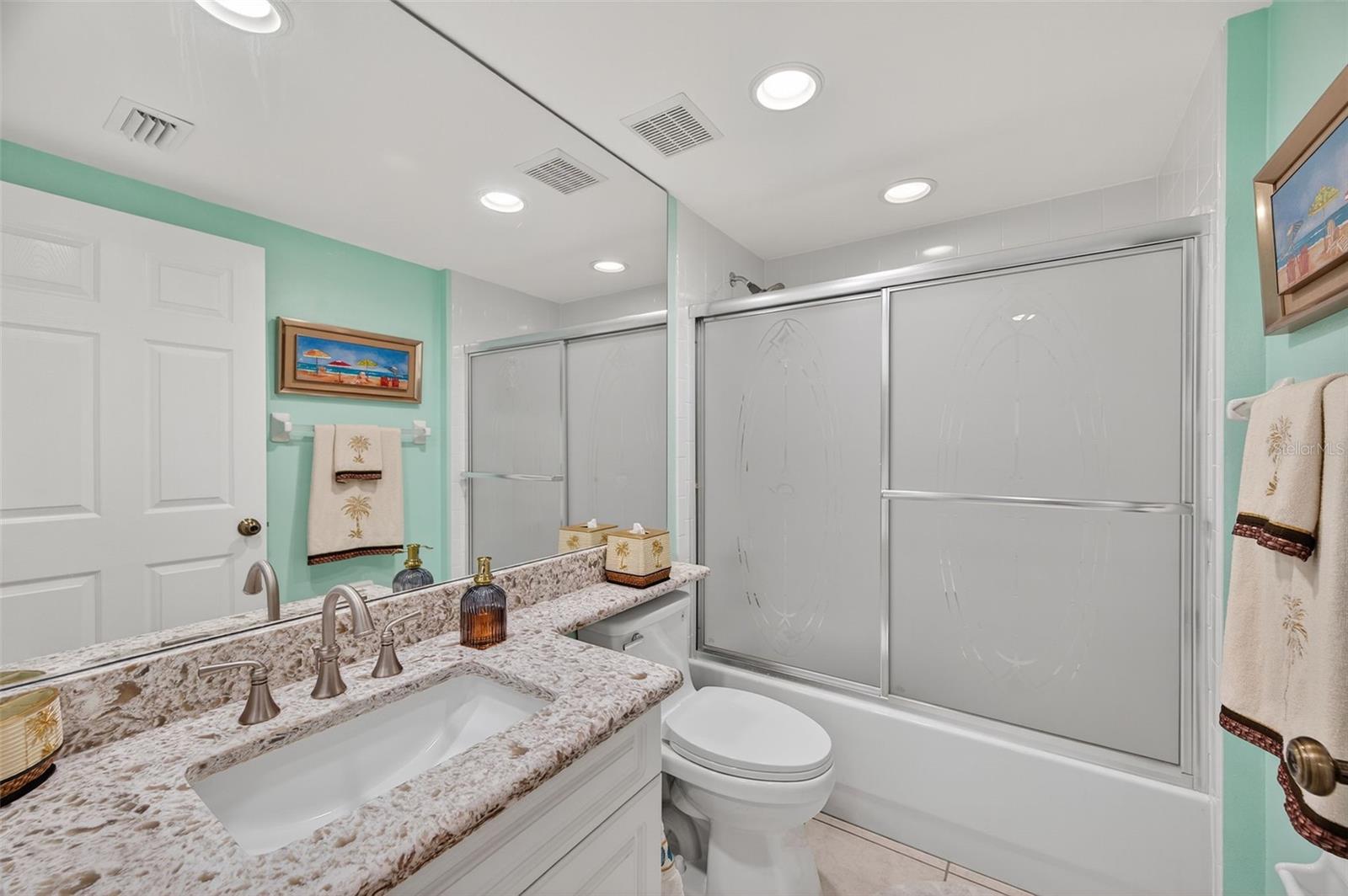 COUNTRY CLUB CONDO AT EAST BAY - Residential