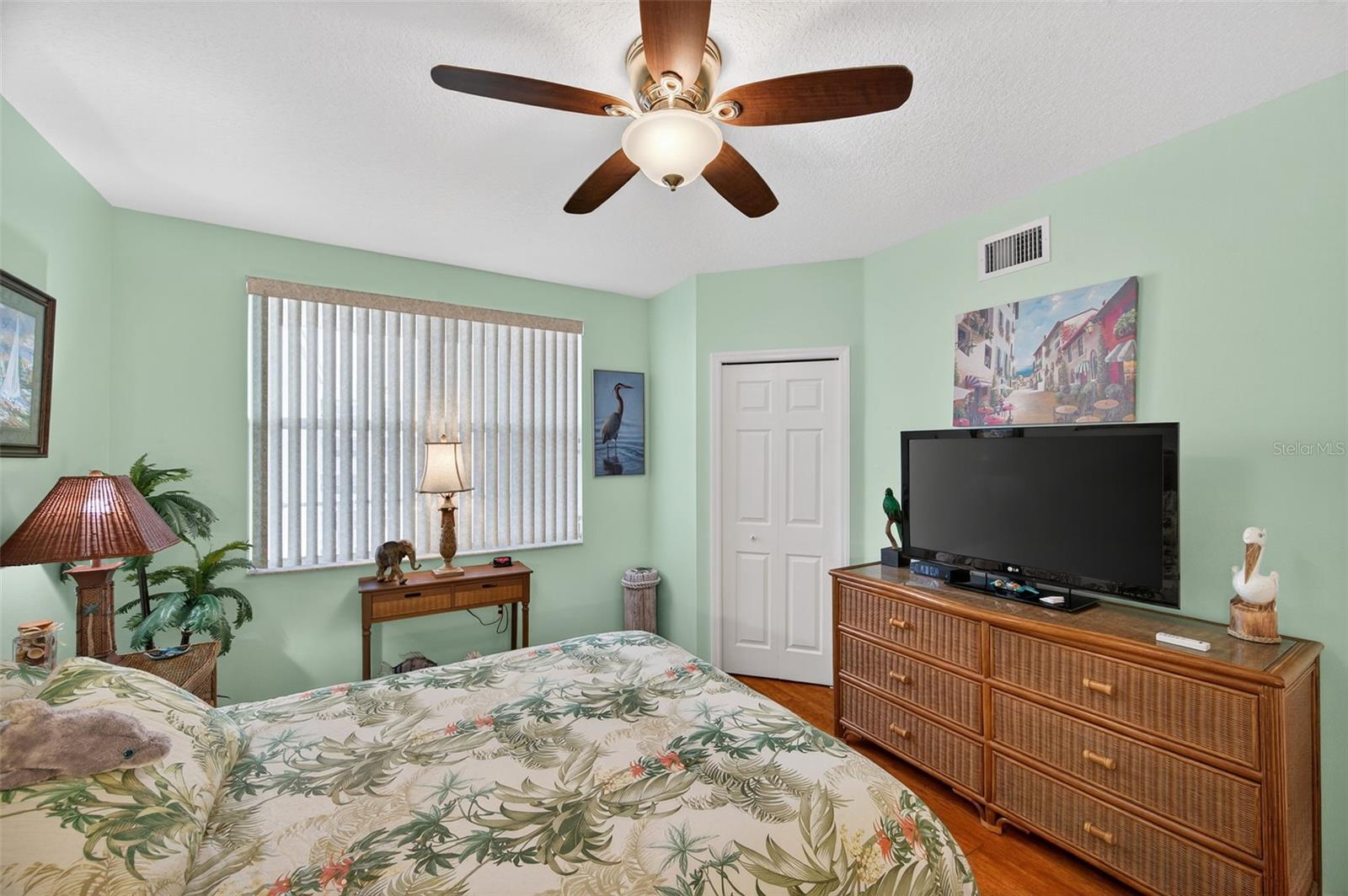 COUNTRY CLUB CONDO AT EAST BAY - Residential