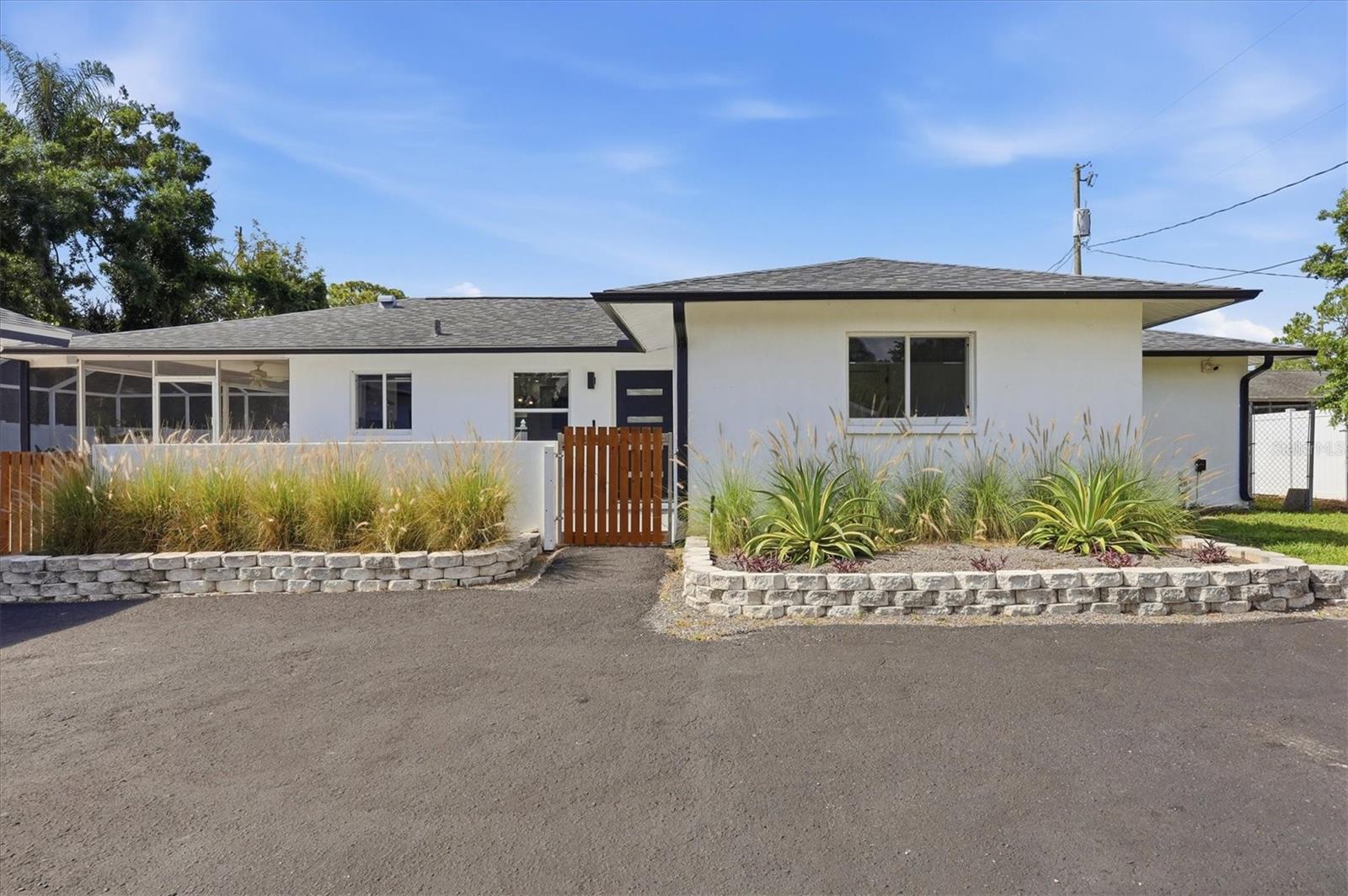 201 HONORE AVENUE