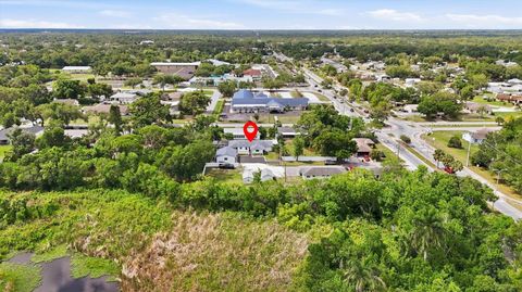 Photo of 201 Honore Avenue, Sarasota, FL 34232 (MLS # A4694437)
