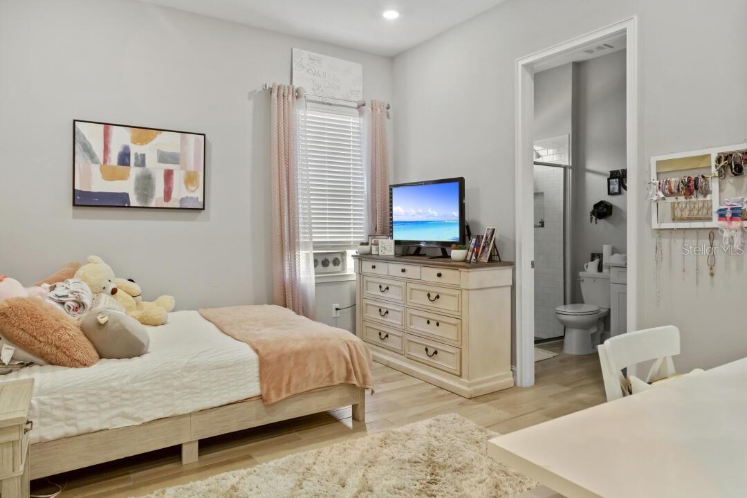 SANCTUARY COVE - Residential