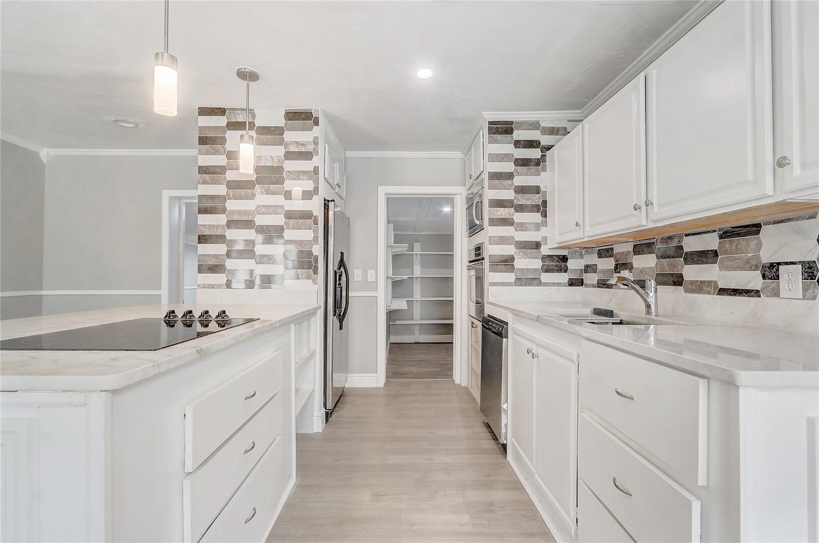 WYOMINA CREST - Residential Lease