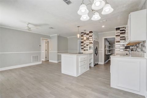 Tiny photo for 1129 NE 12th Street, Ocala, FL 34470 (MLS # O6406929)