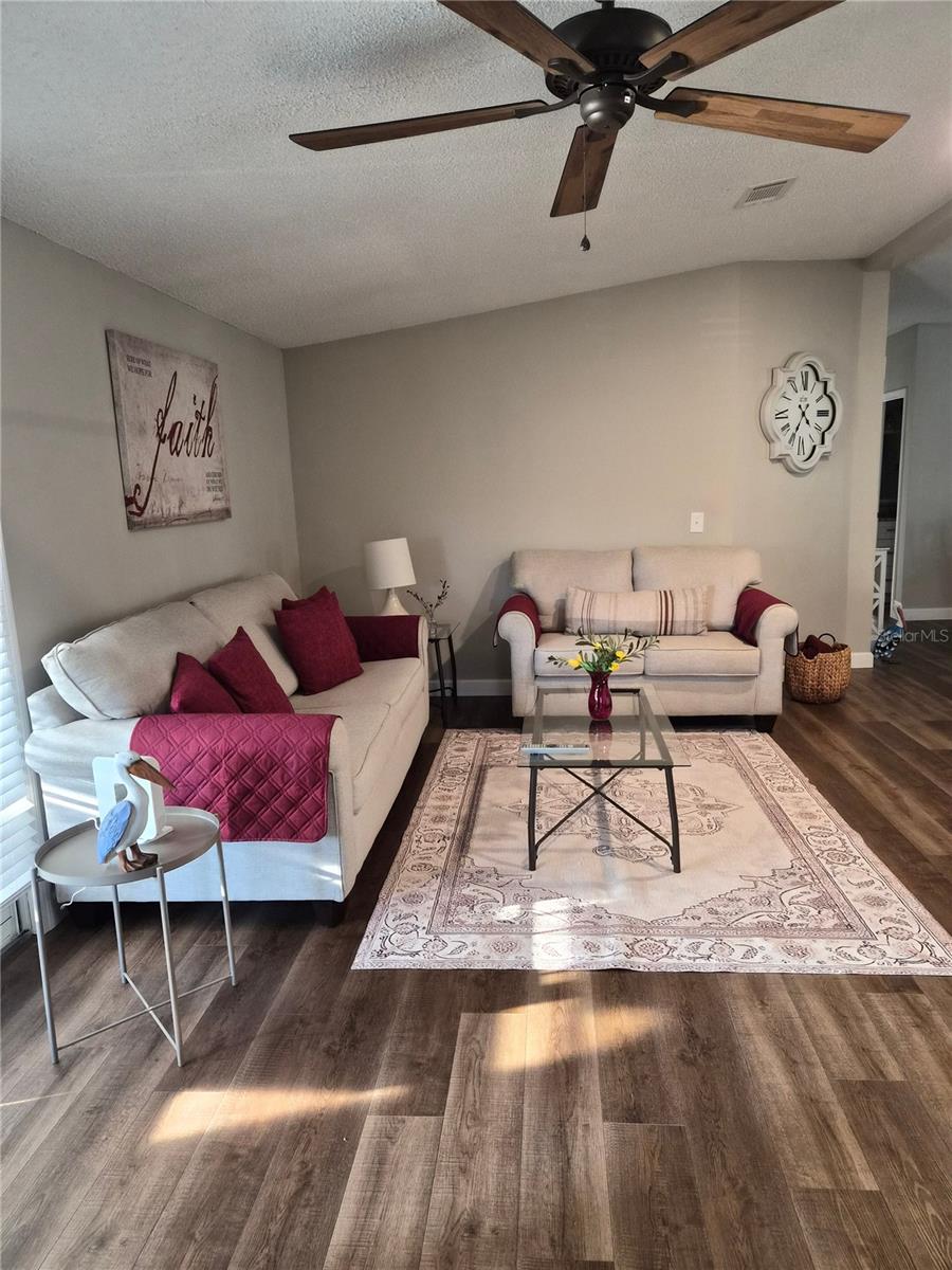 LADY LAKE ORANGE BLOSSOM GARDENS UNIT 11 - Residential