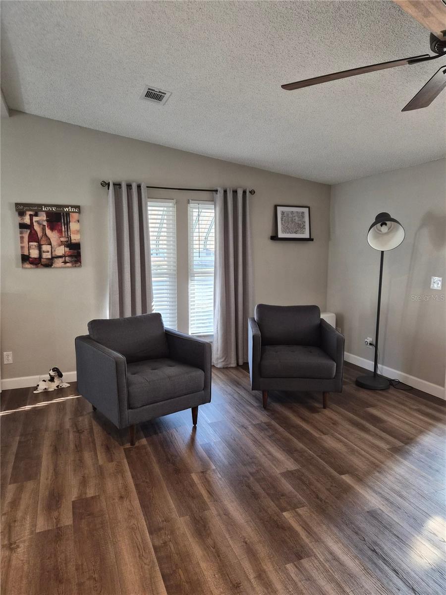 LADY LAKE ORANGE BLOSSOM GARDENS UNIT 11 - Residential