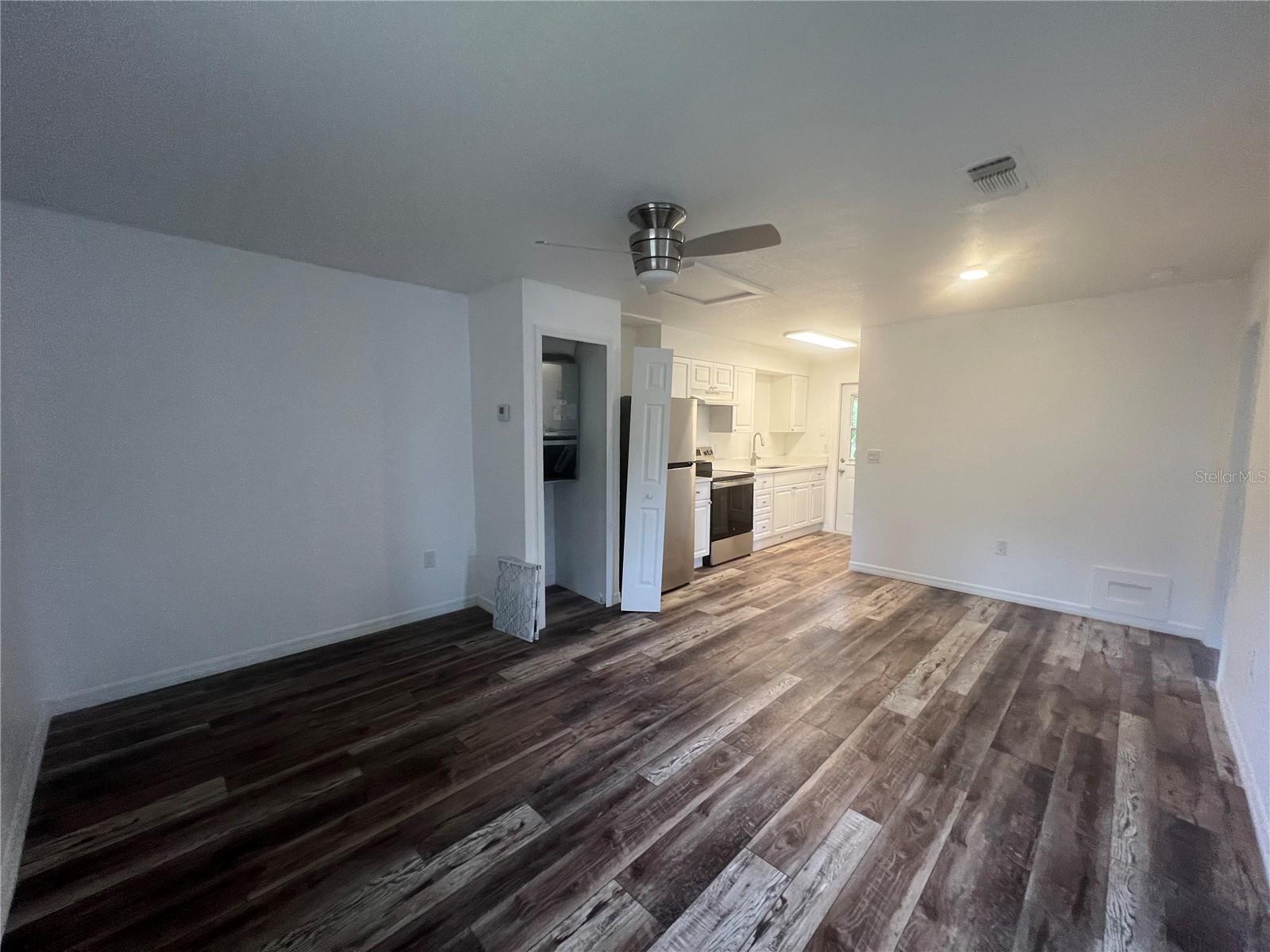 MYRTLE GARDENS - Residential Lease