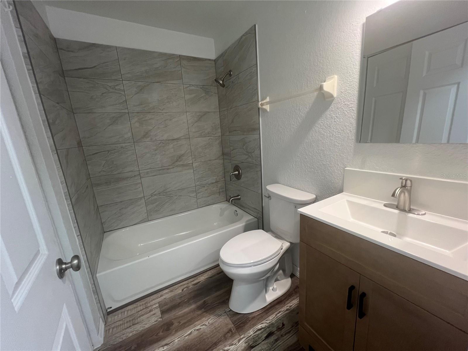 MYRTLE GARDENS - Residential Lease