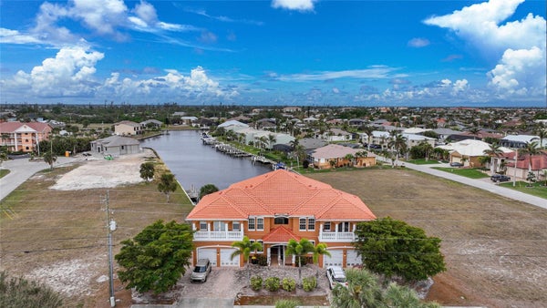 817 VIA TRIPOLI UNIT 111, PUNTA GORDA, FL 33950 - Image 63d80f0a8d310c02da2d6c5d9bfb8bd5/62709642