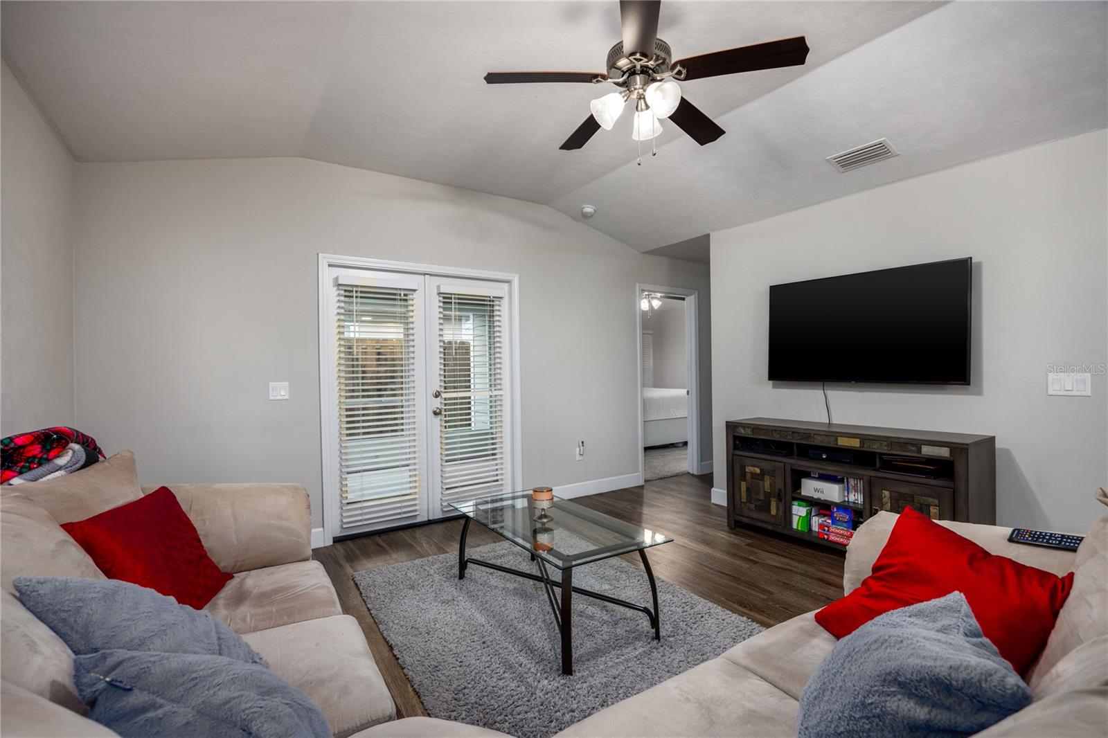 OAK VIEW VILLAGE - Residential