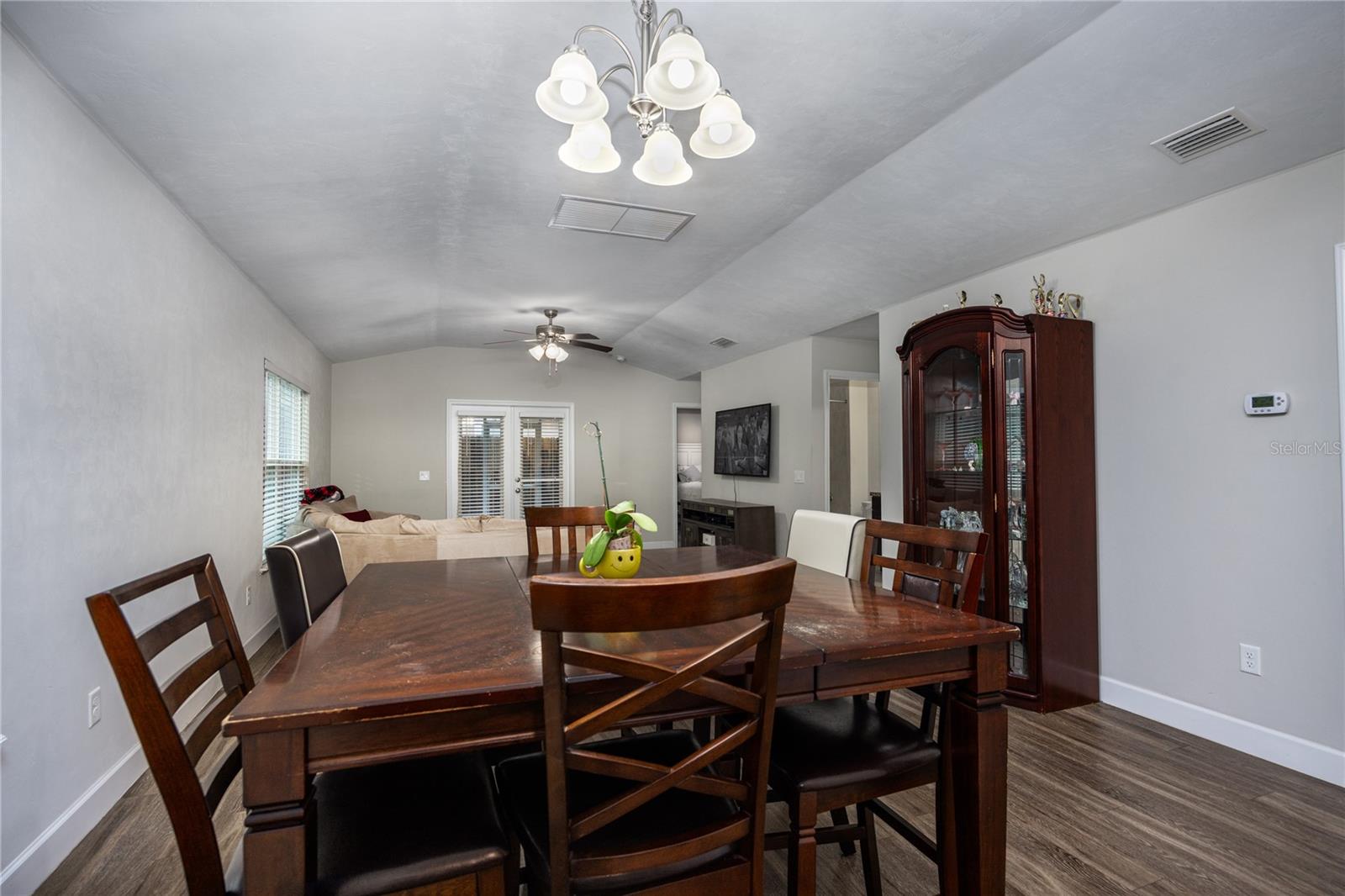 OAK VIEW VILLAGE - Residential