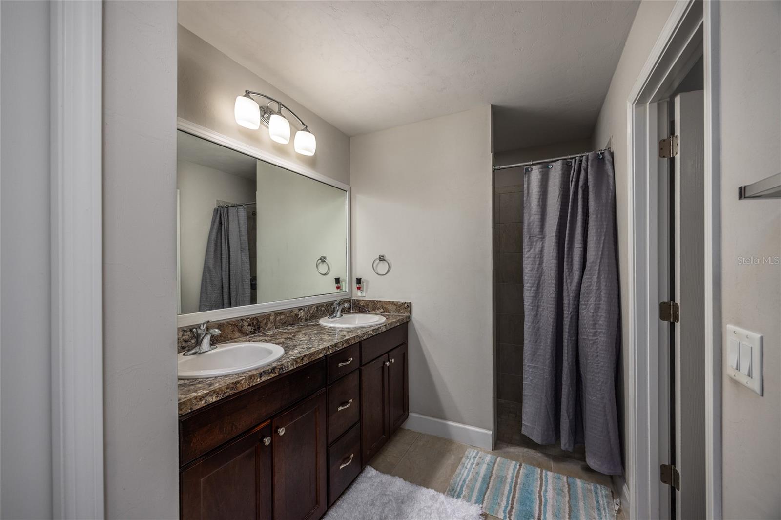 OAK VIEW VILLAGE - Residential