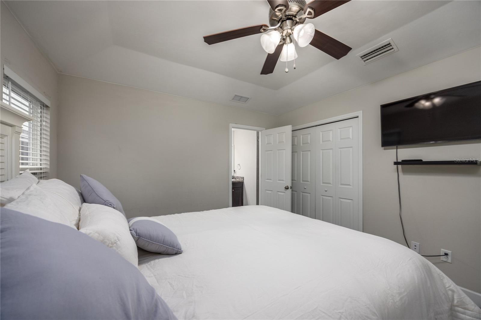 OAK VIEW VILLAGE - Residential