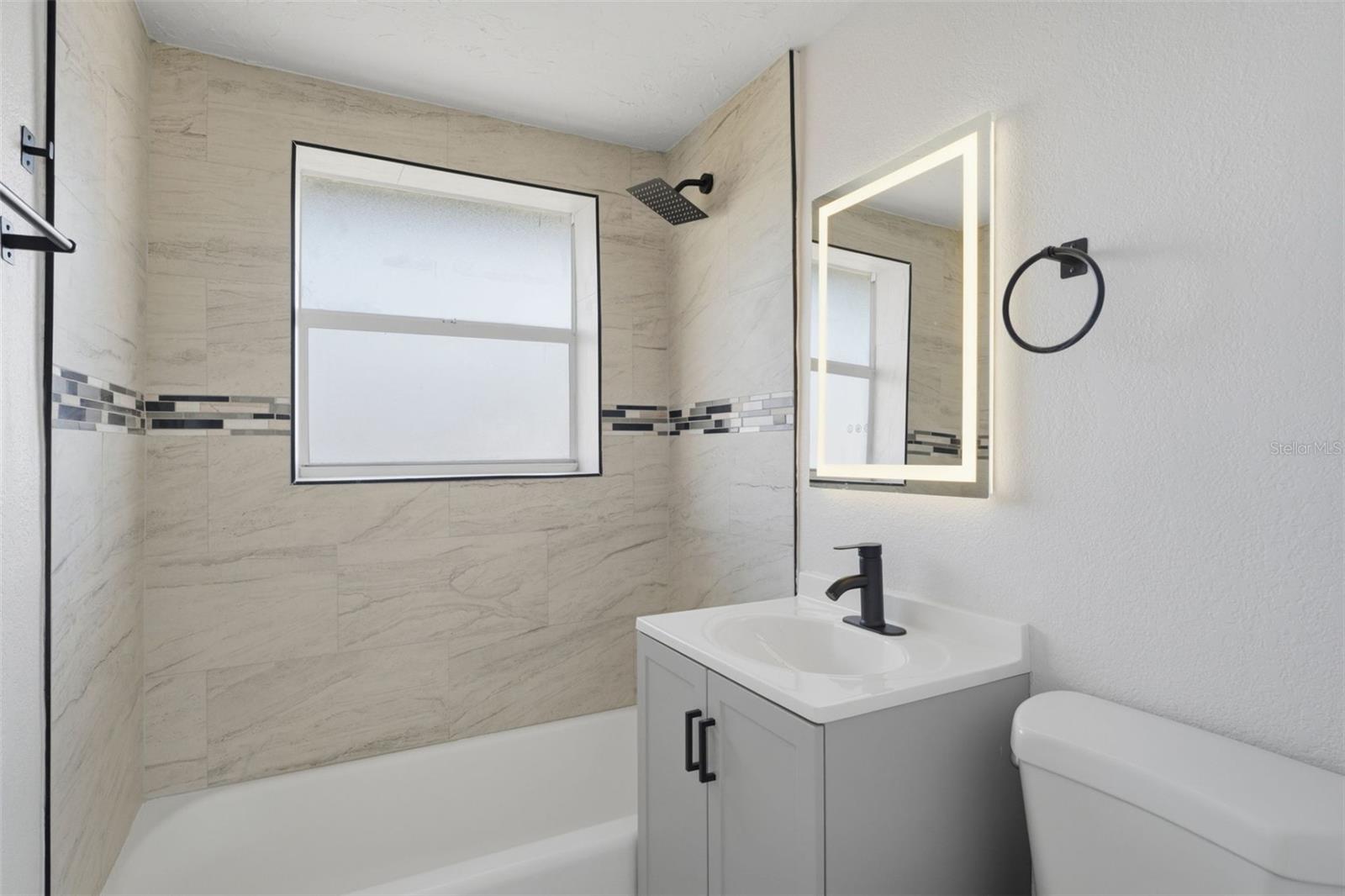 SOUTH VENICE - Residential