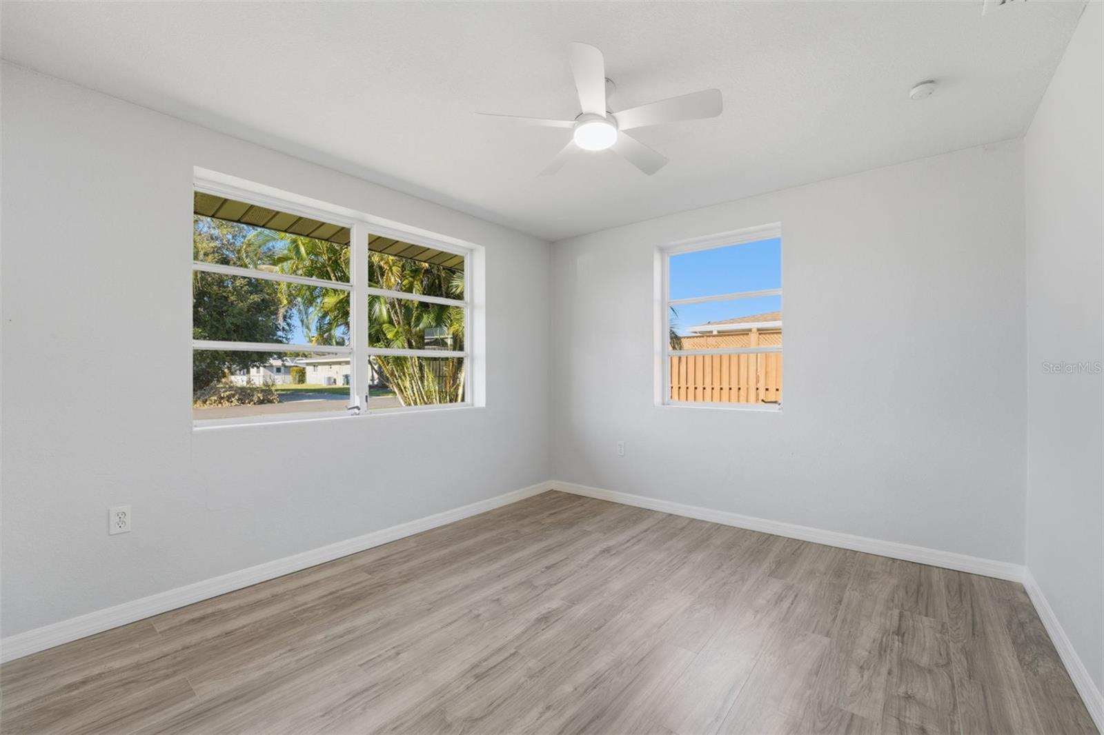 SOUTH VENICE - Residential