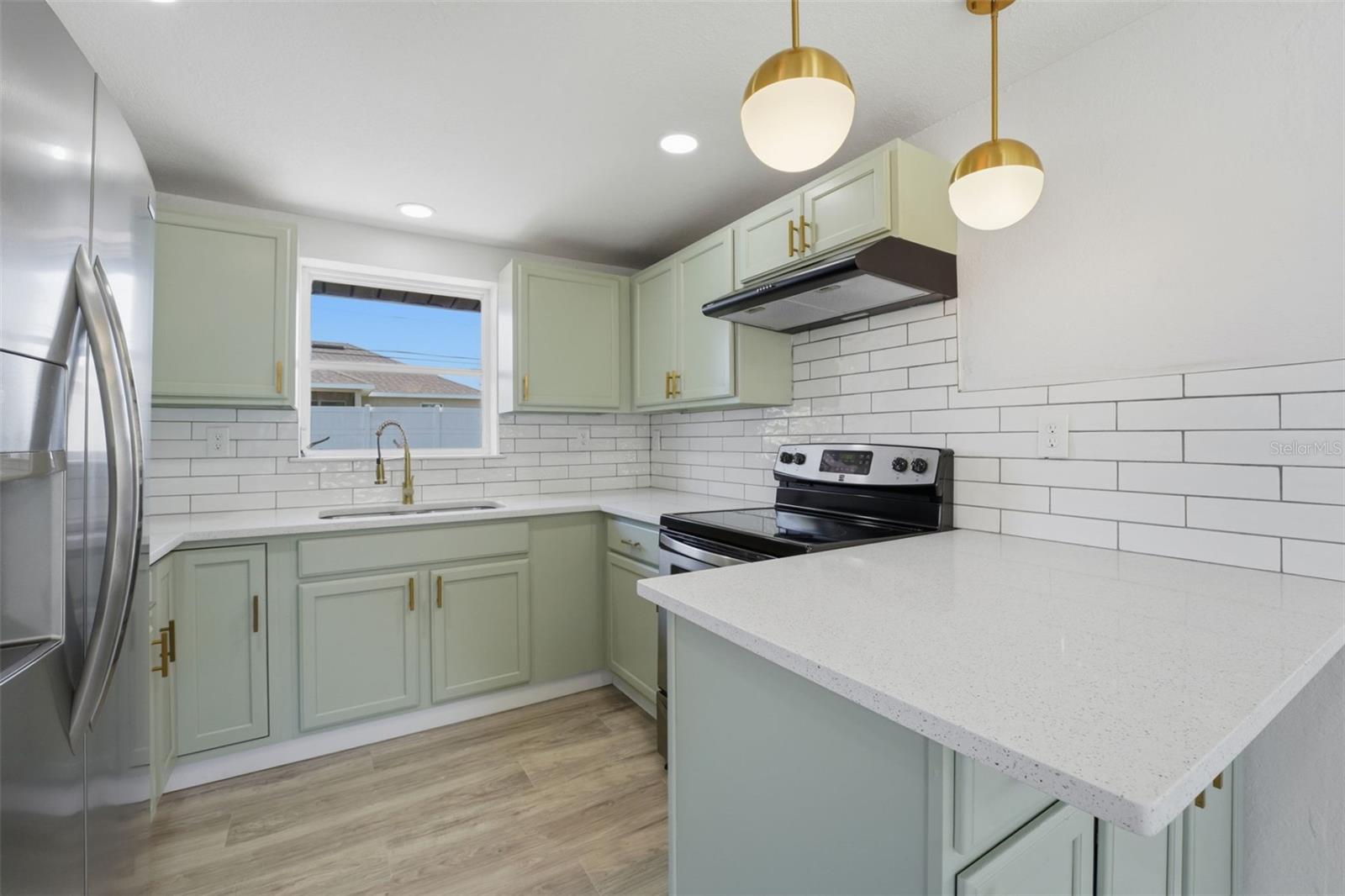 SOUTH VENICE - Residential