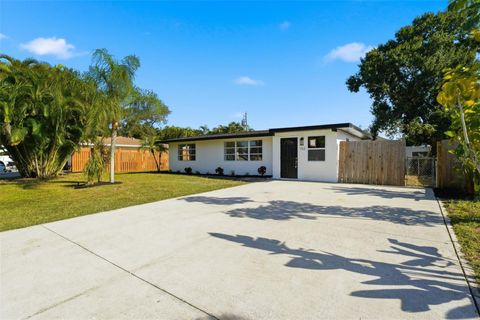 Photo of 152 Tanager Road, Venice, FL 34293 (MLS # L4957105)
