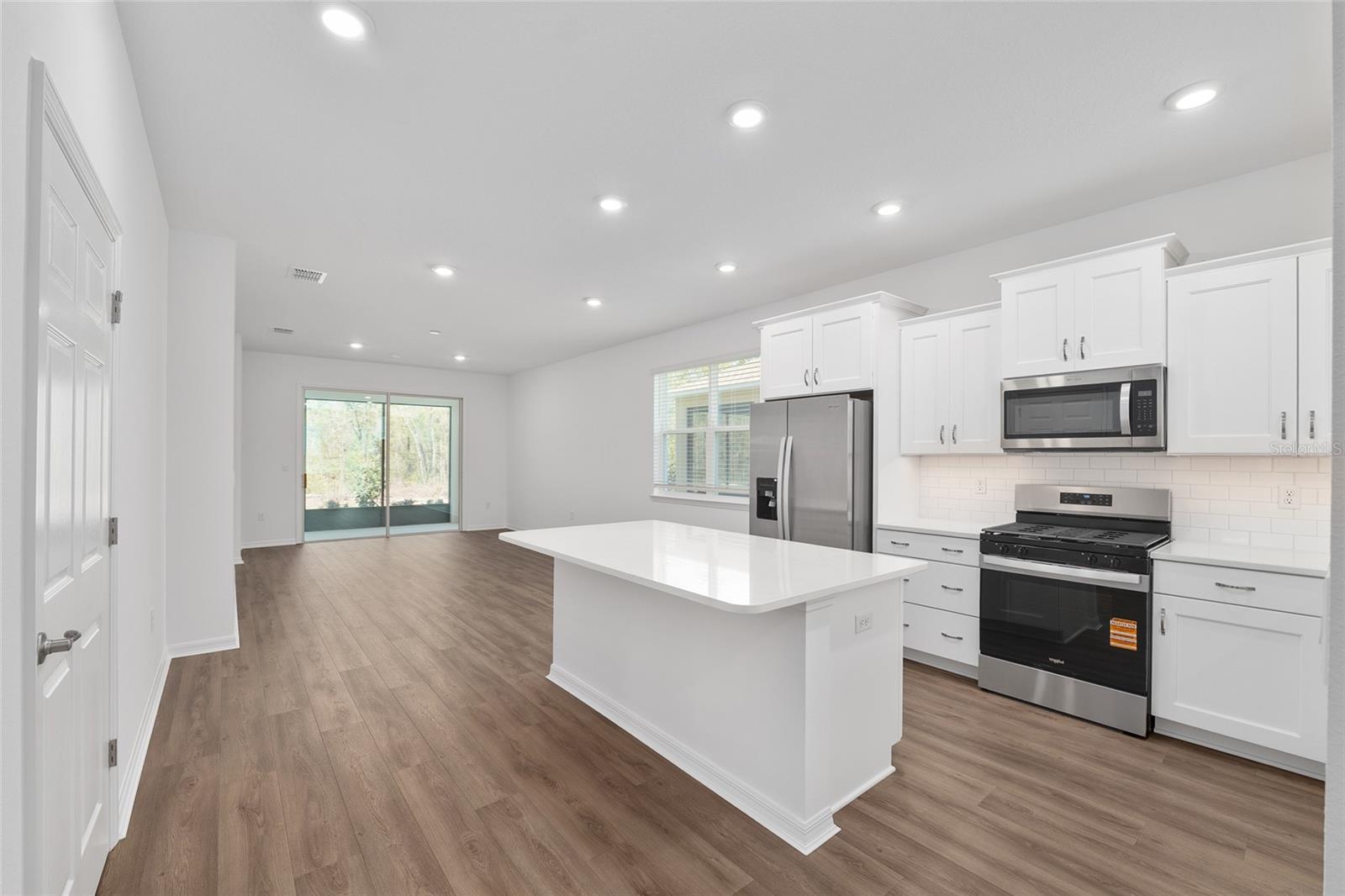 ON TOP OF THE WORLD - Residential