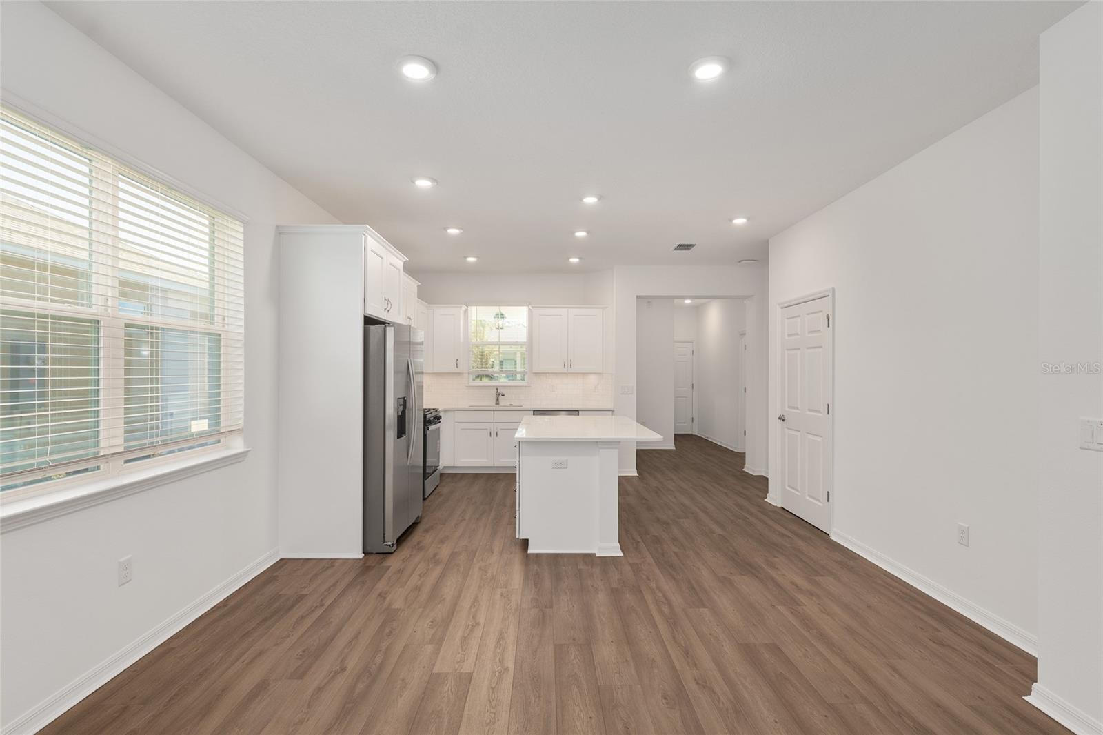 ON TOP OF THE WORLD - Residential