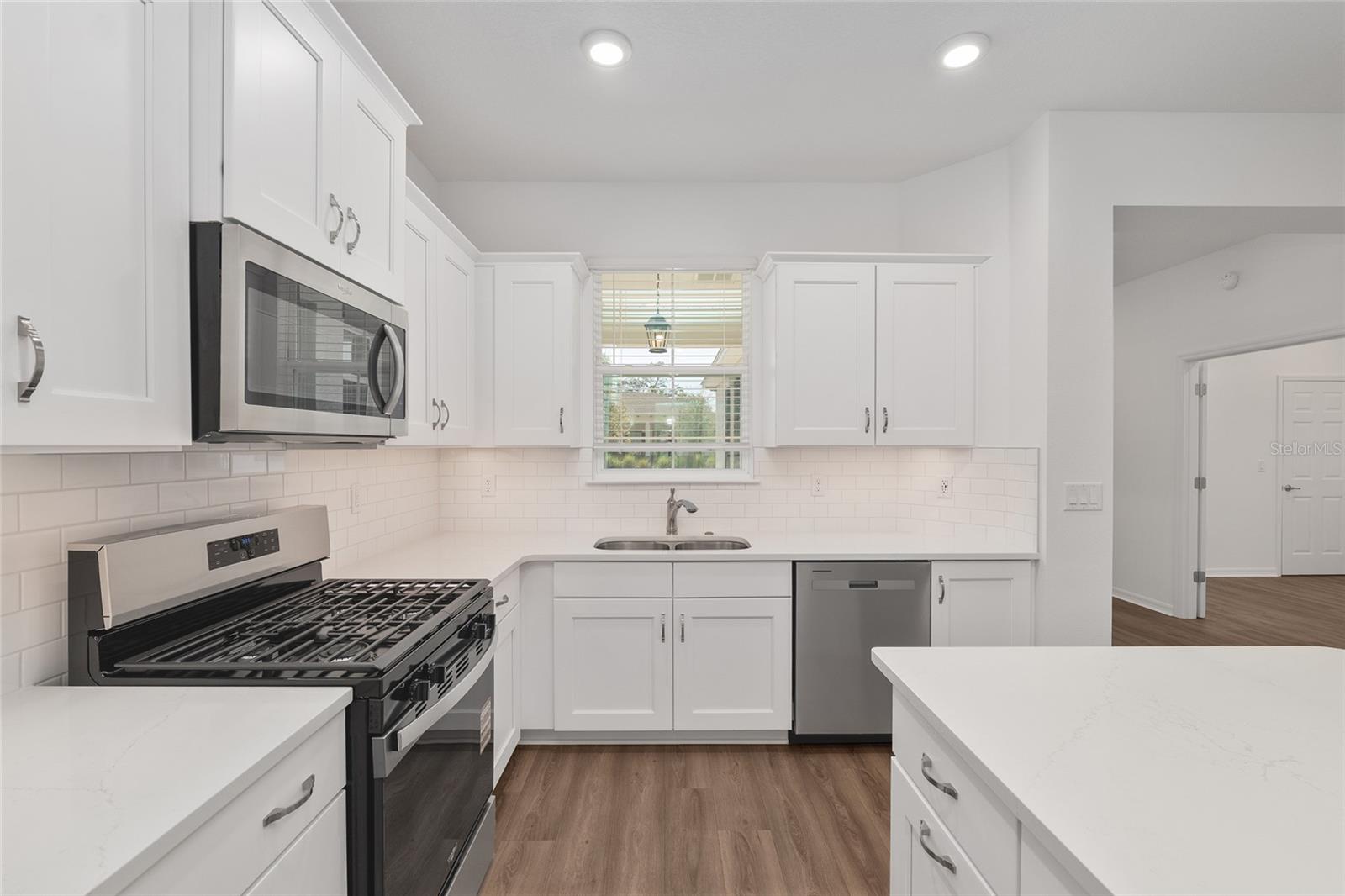 ON TOP OF THE WORLD - Residential