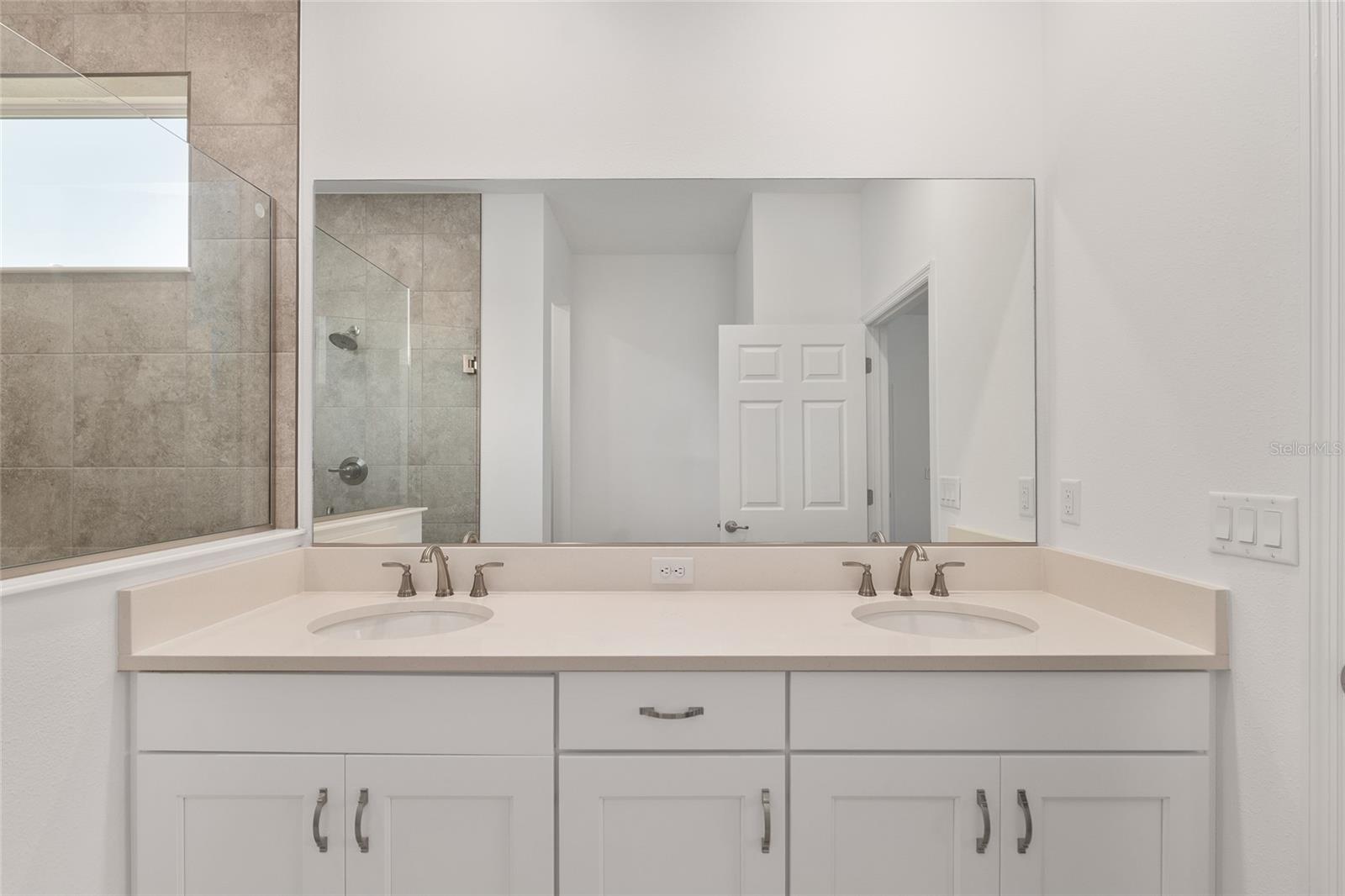 ON TOP OF THE WORLD - Residential