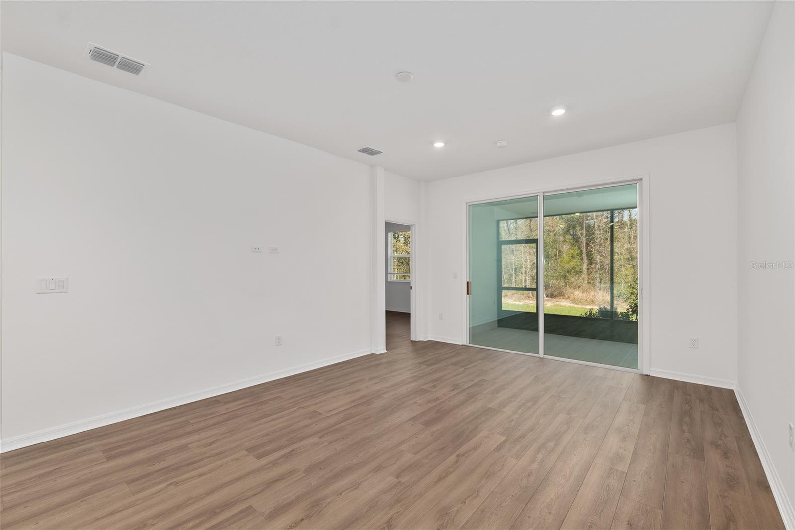 ON TOP OF THE WORLD - Residential