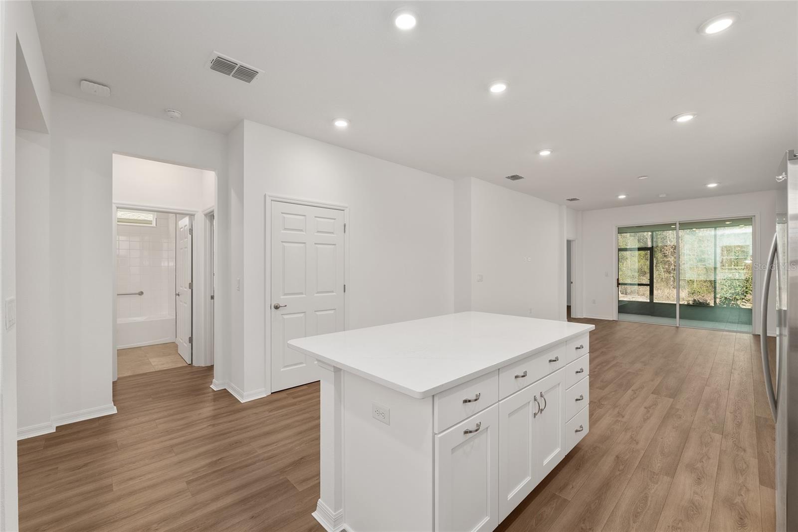 ON TOP OF THE WORLD - Residential