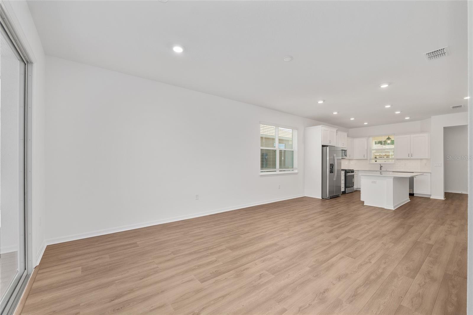 ON TOP OF THE WORLD - Residential